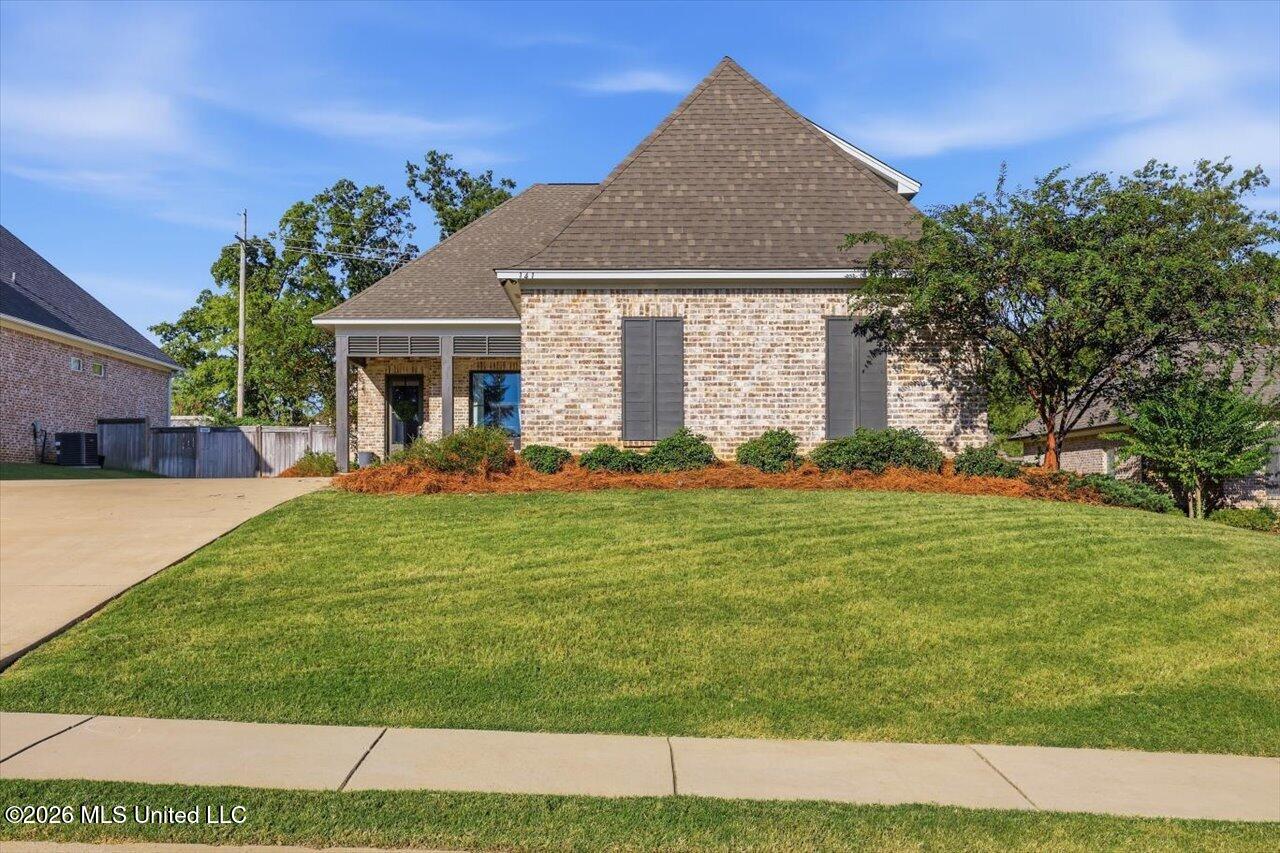 141 Camden Lake Drive Property Photo 2