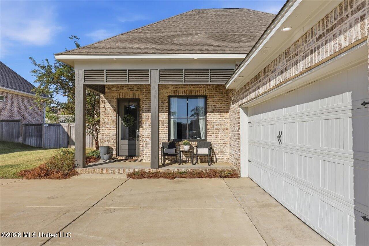 141 Camden Lake Drive Property Photo 4