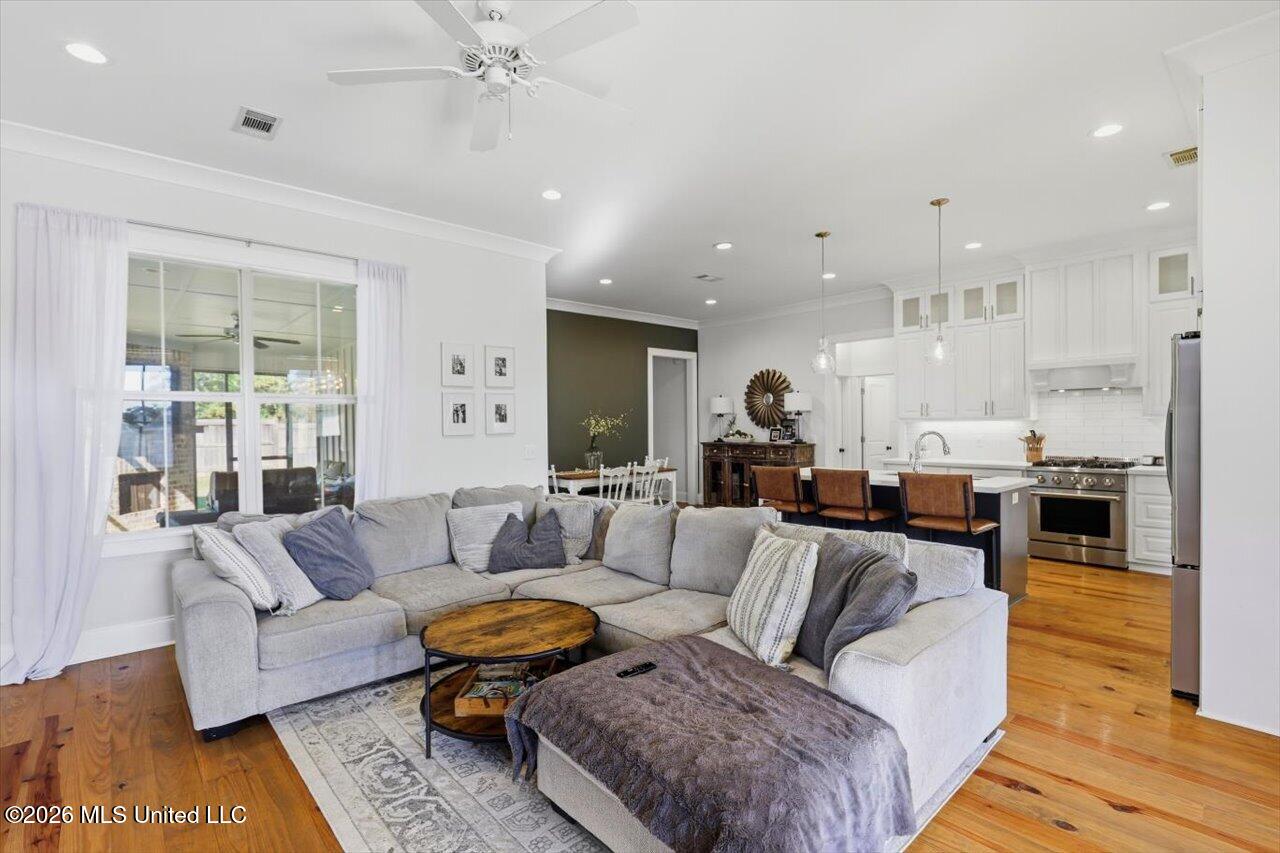 141 Camden Lake Drive Property Photo 10