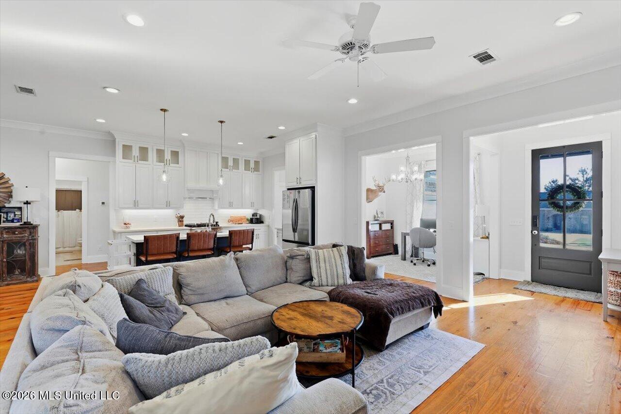 141 Camden Lake Drive Property Photo 11