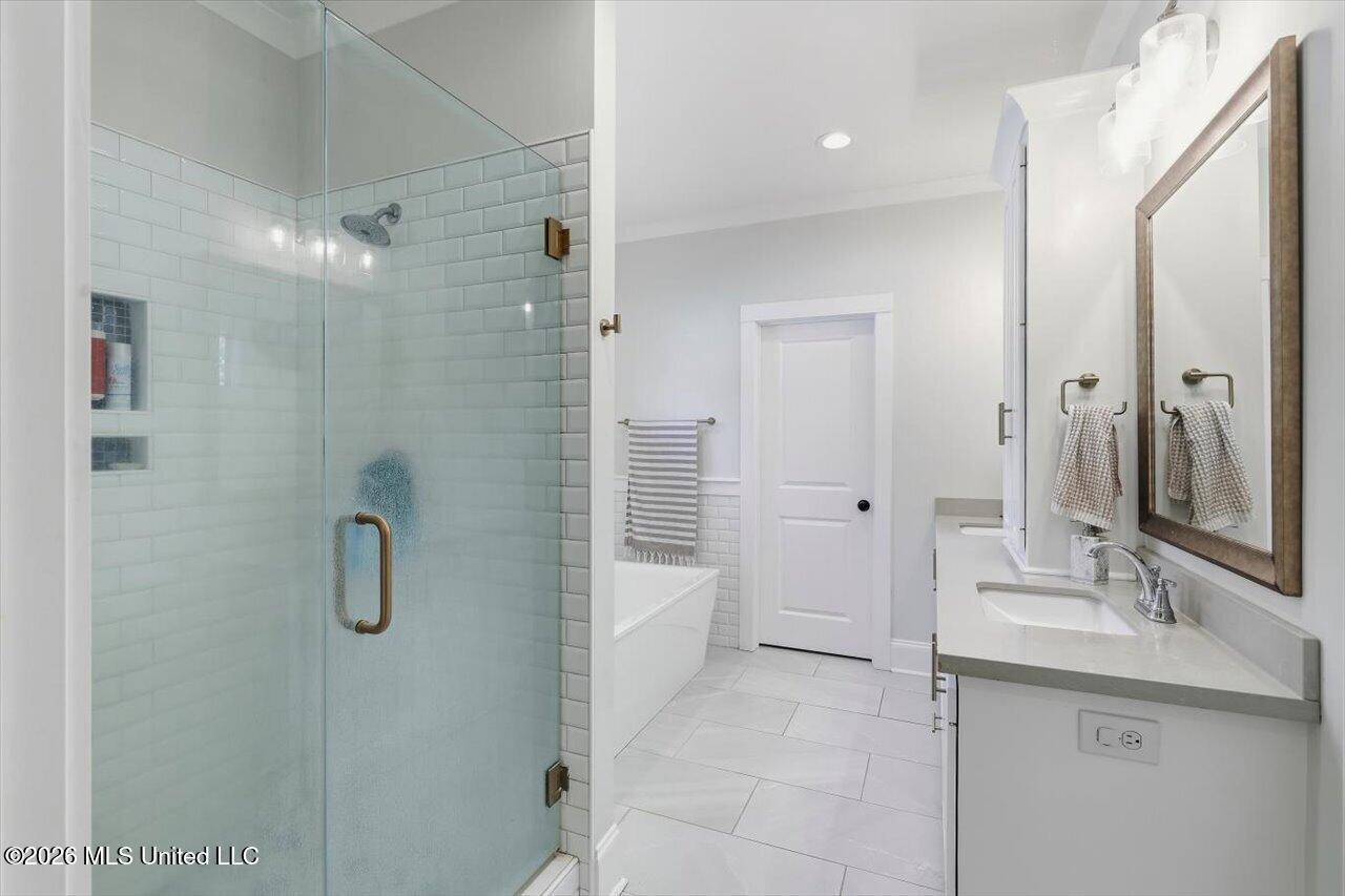 141 Camden Lake Drive Property Photo 22