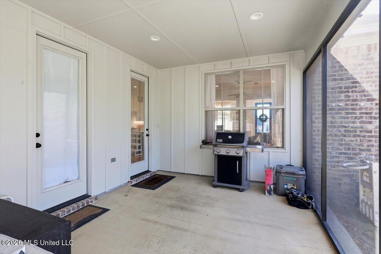 141 Camden Lake Drive Property Photo 32