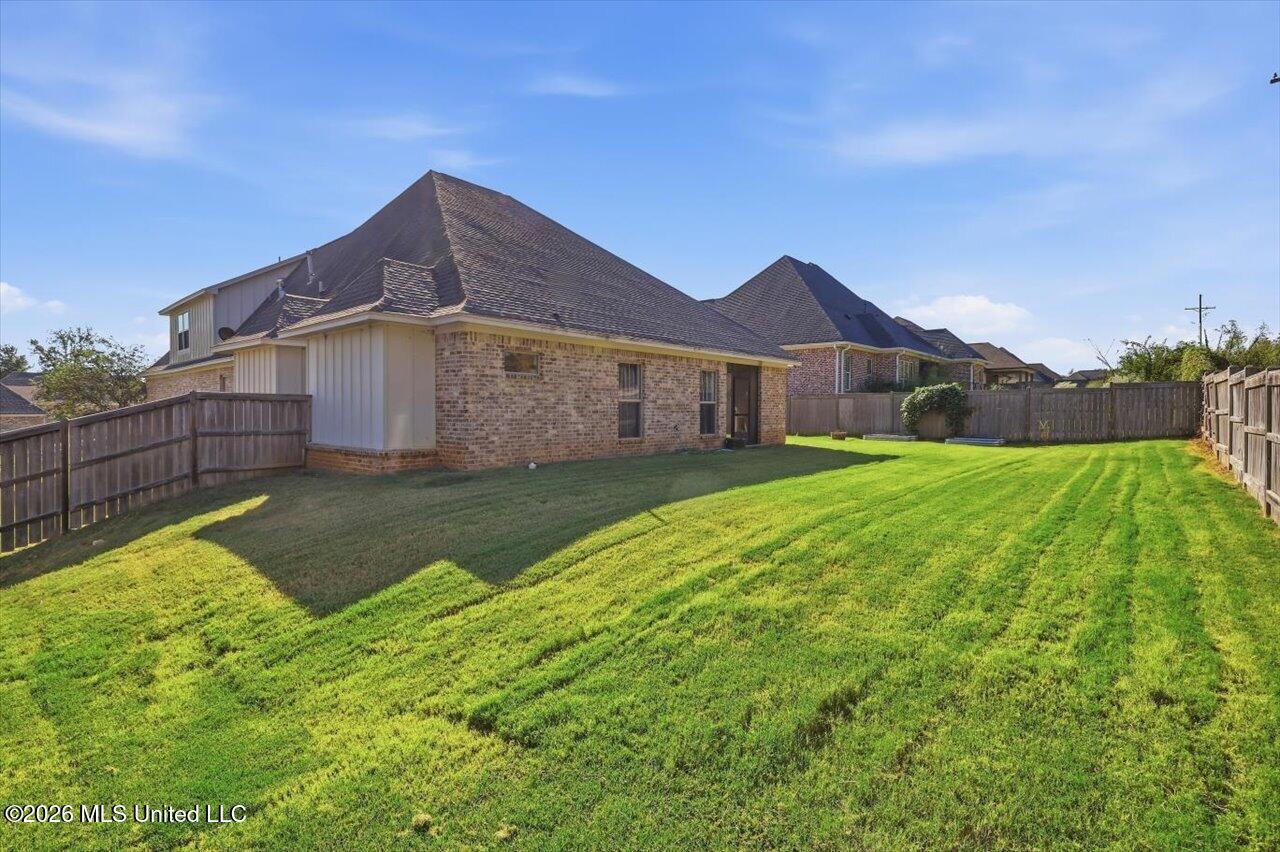 141 Camden Lake Drive Property Photo 37