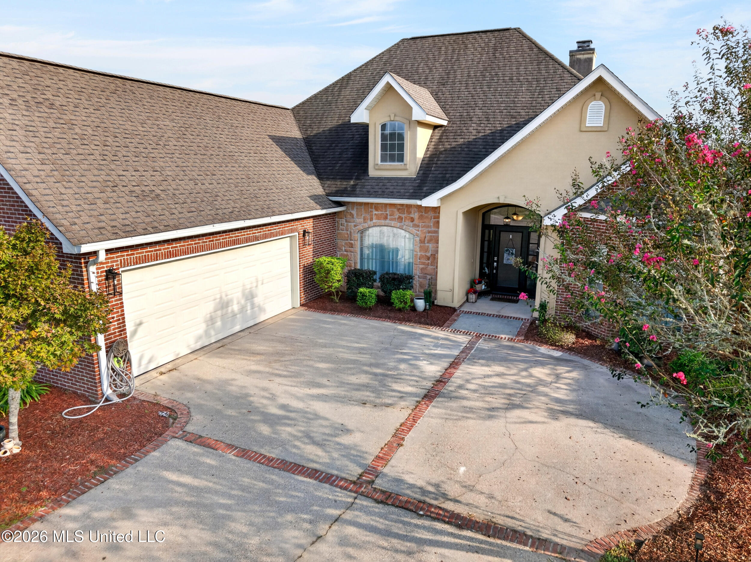 512 Pemberton Place Property Photo 6