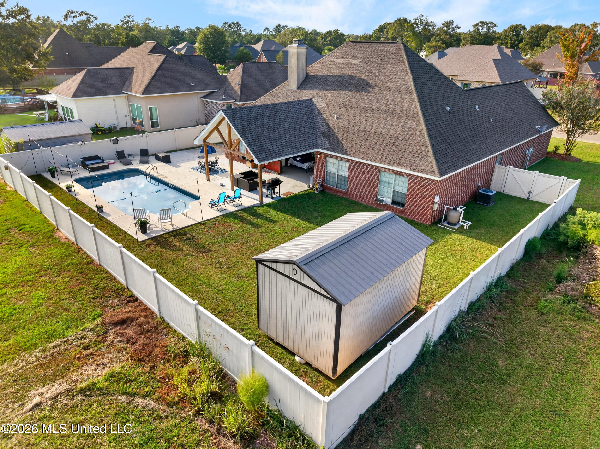512 Pemberton Place Property Photo 48