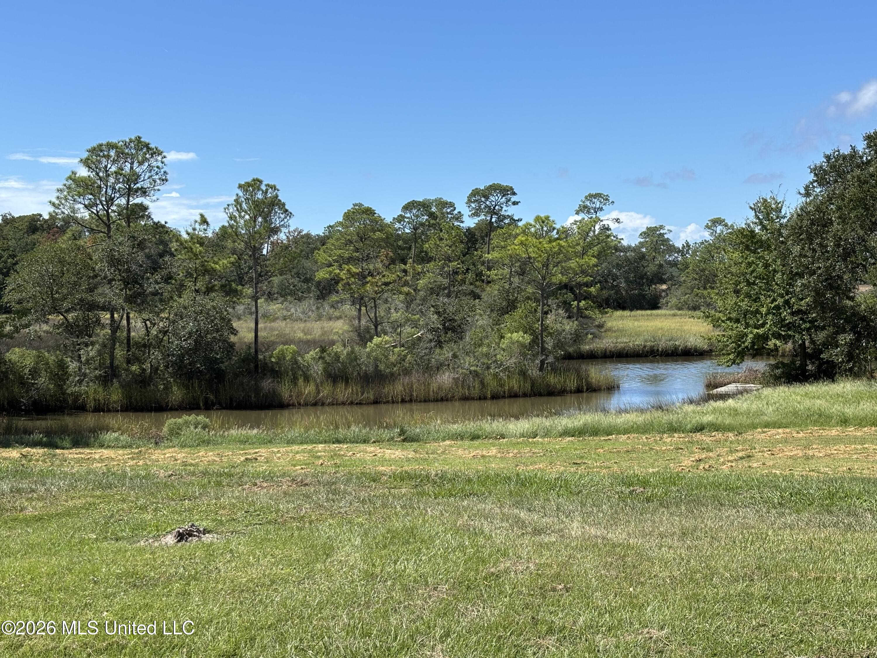 Tradewinds Drive Property Photo 3