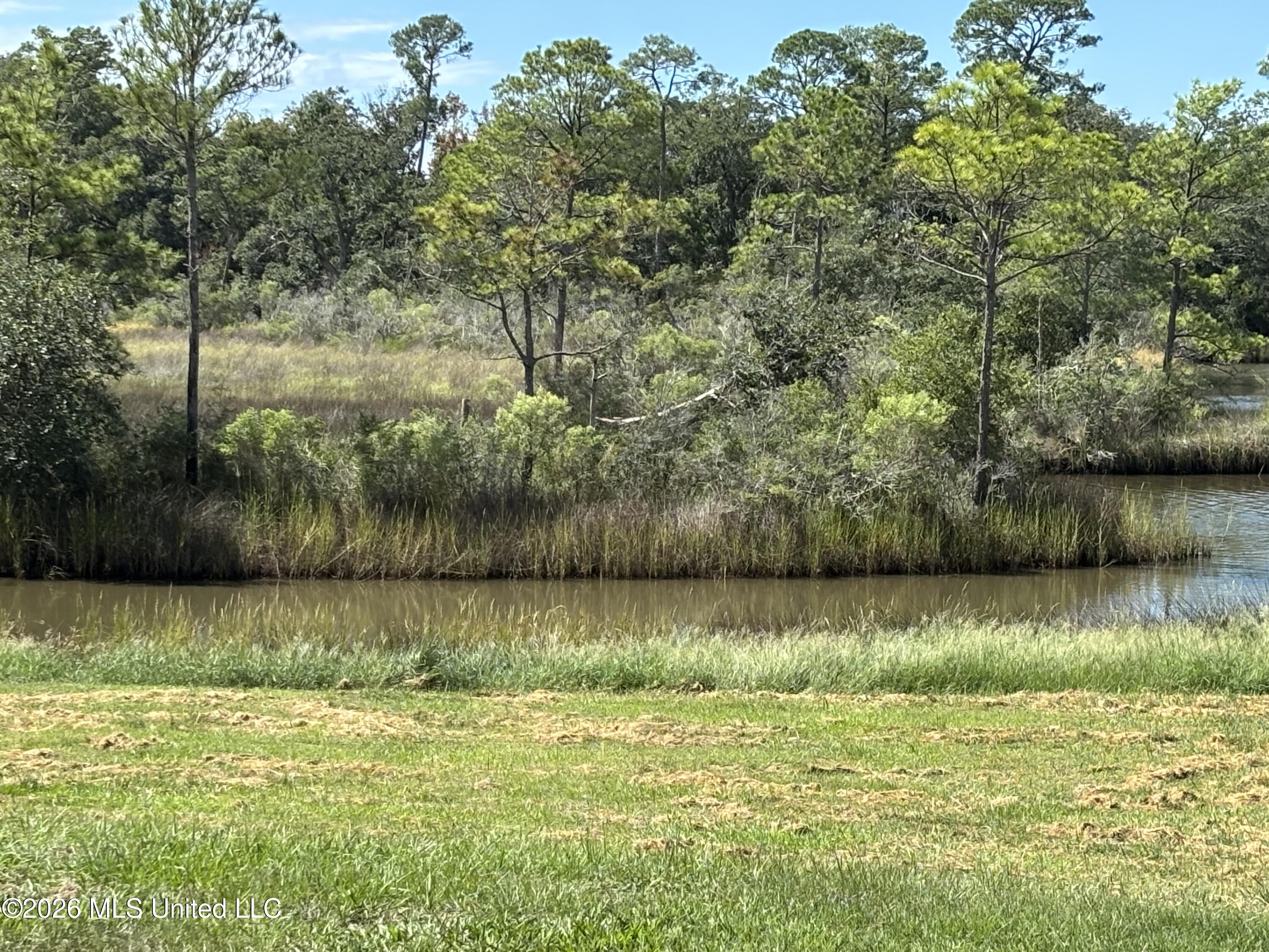 Tradewinds Drive Property Photo 4