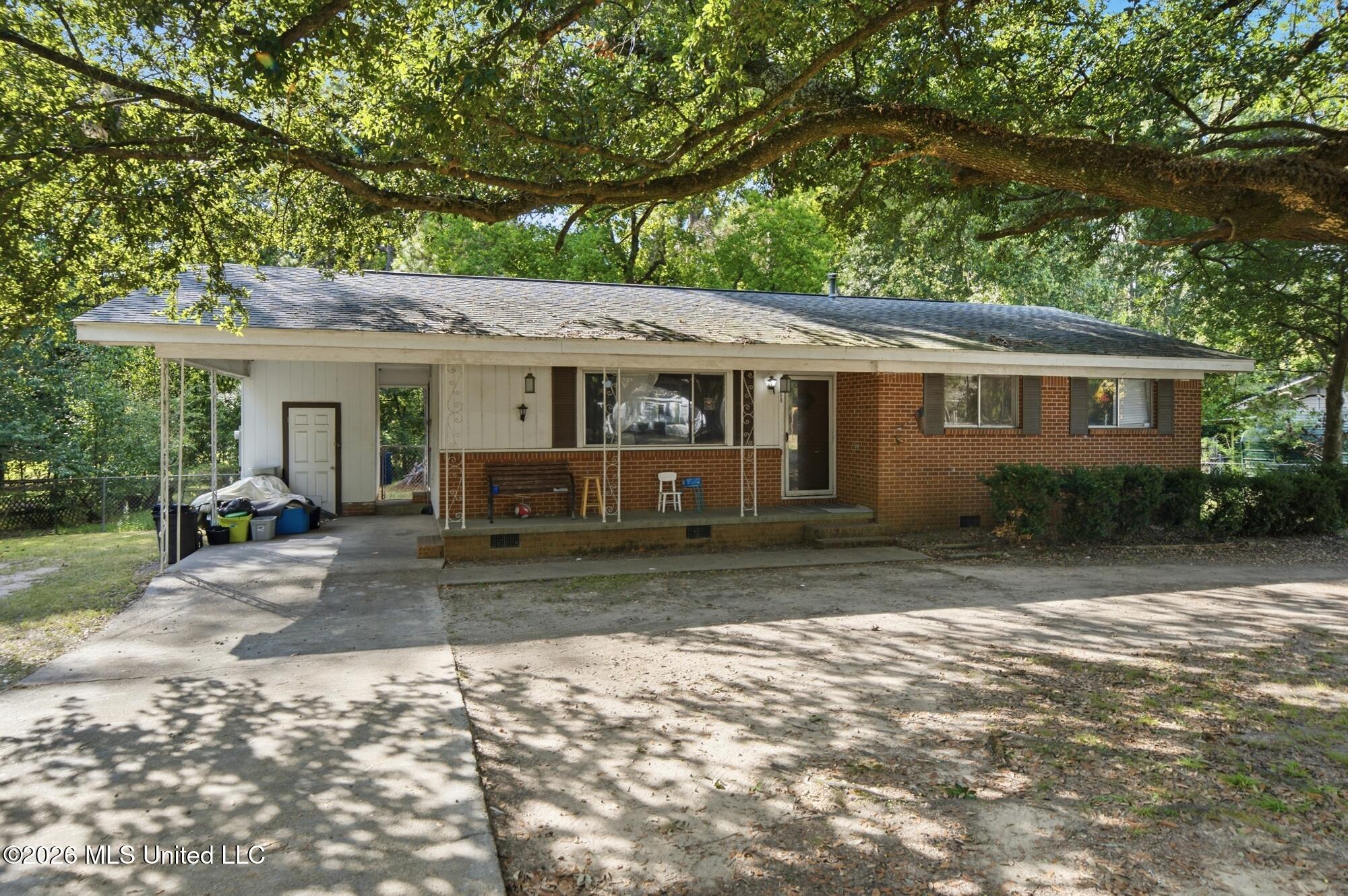 2968 N 5th Avenue Property Photo 1
