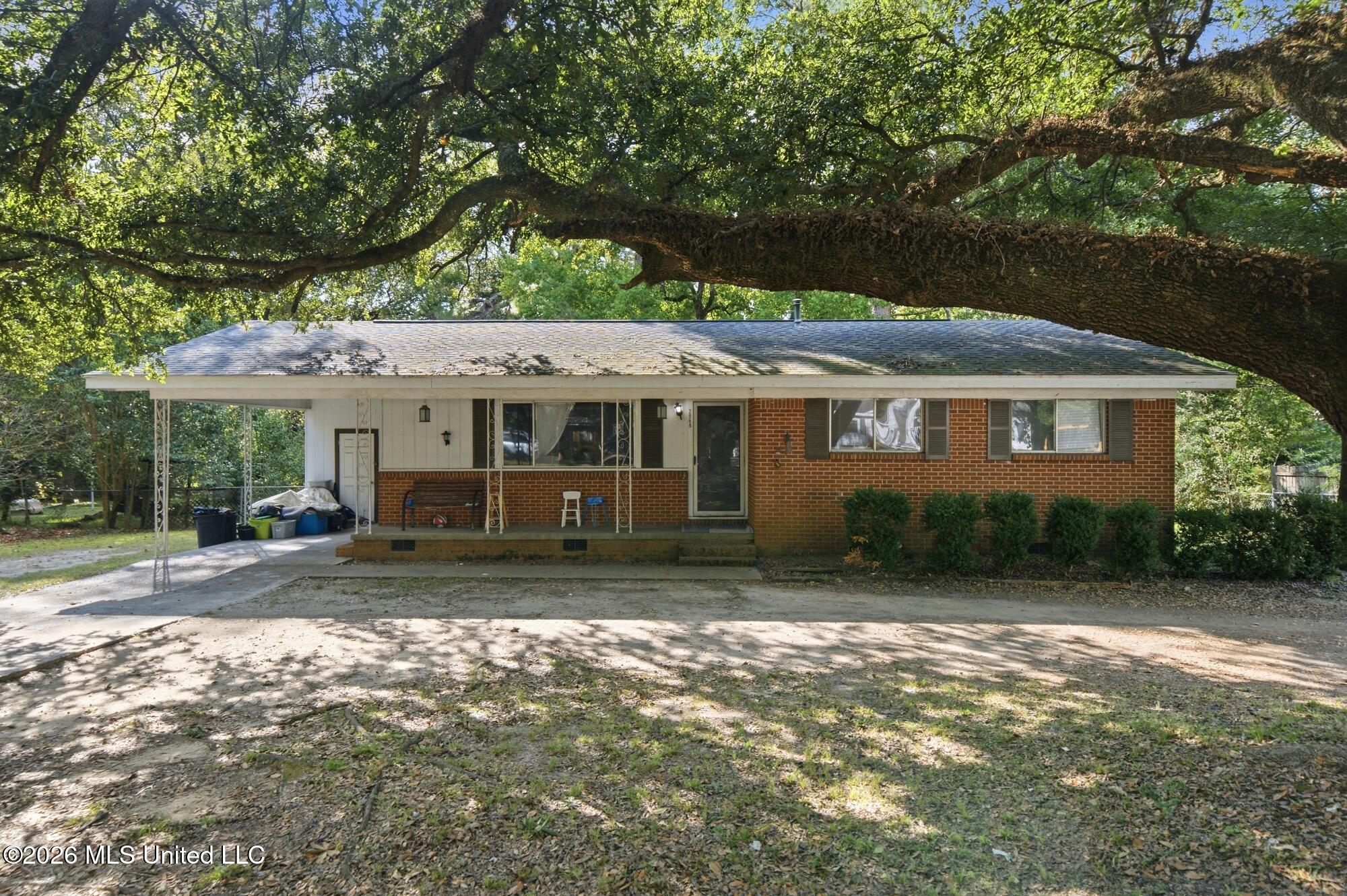 2968 N 5th Avenue Property Photo 2