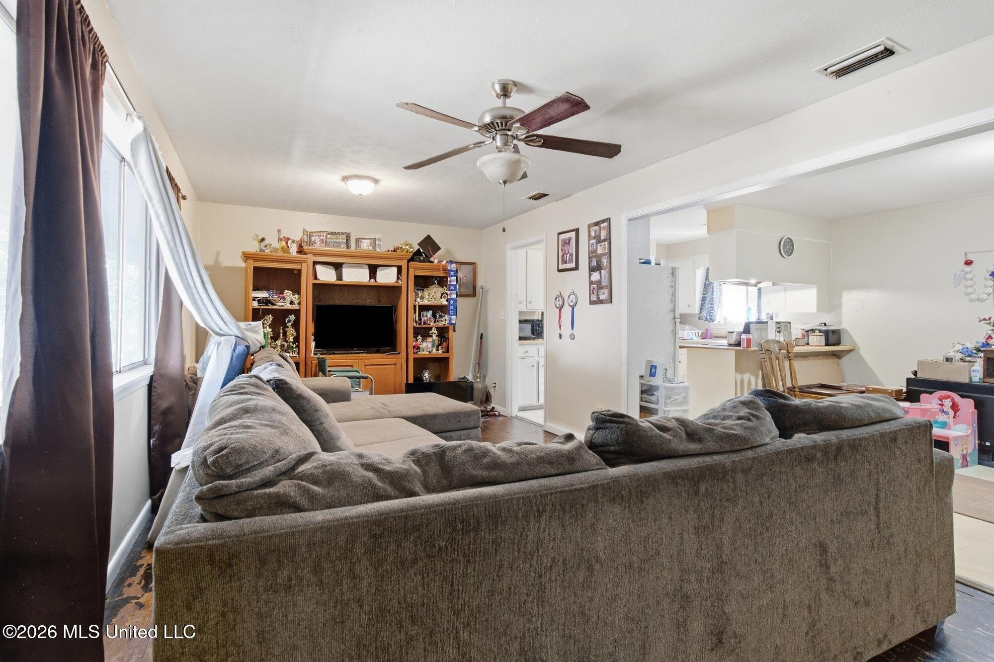 2968 N 5th Avenue Property Photo 5