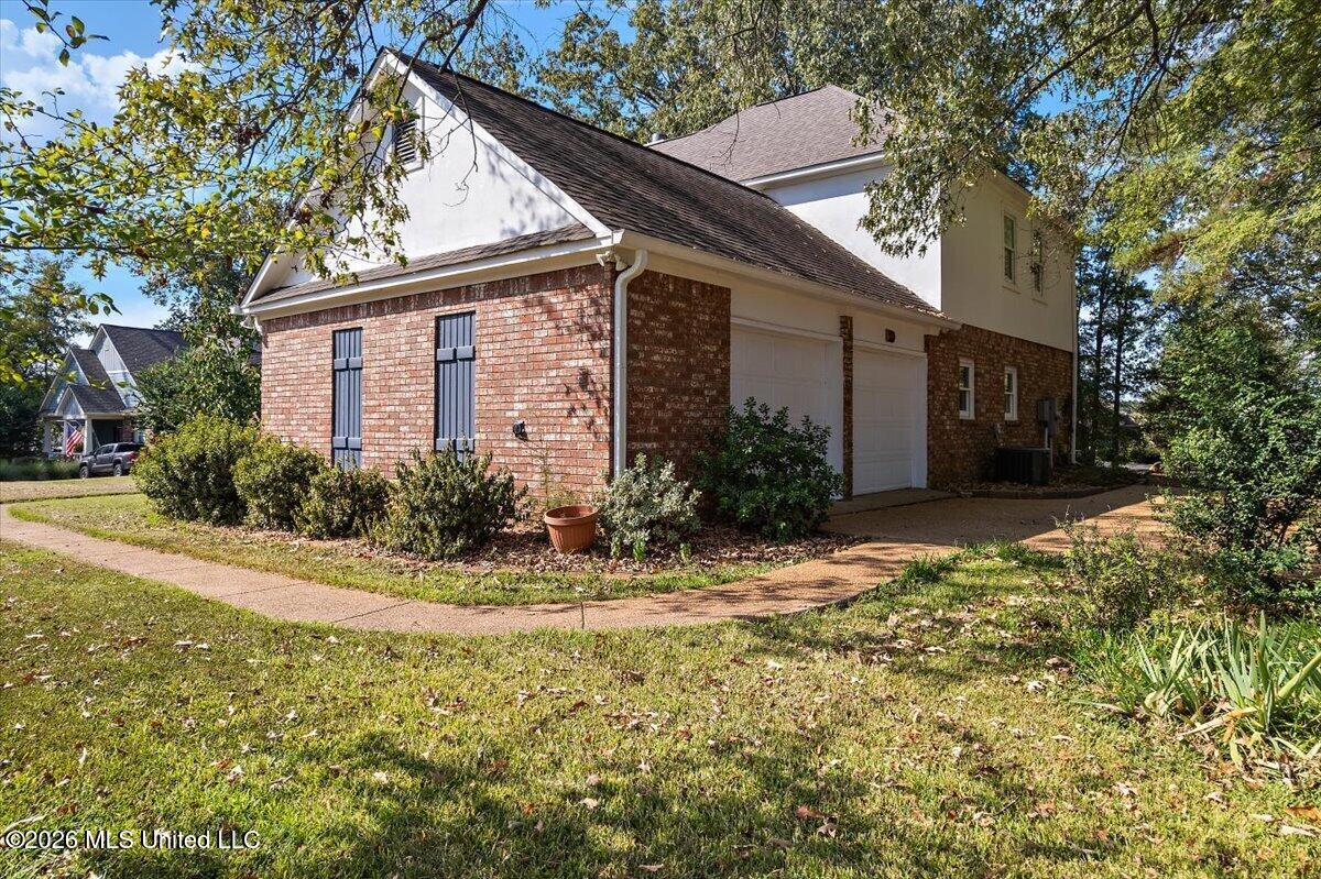 150 Lake Ridge Drive Property Photo 3