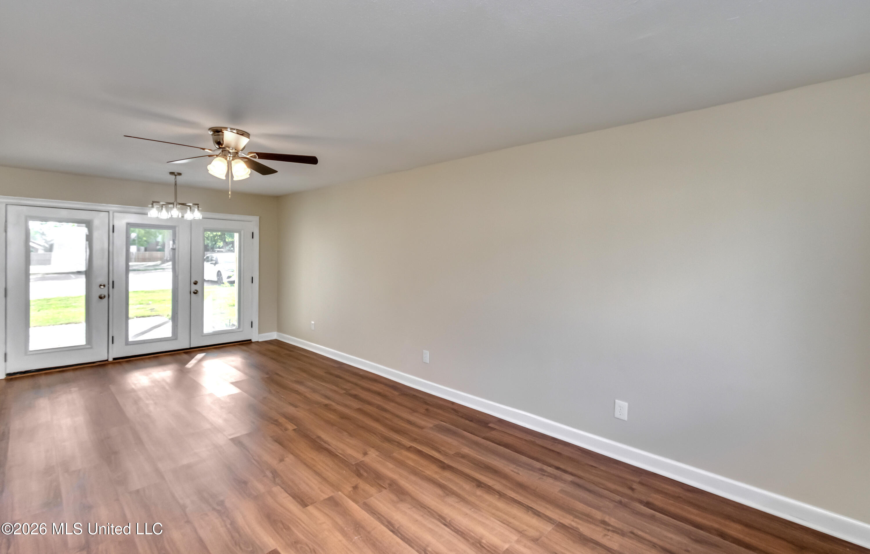 1022 Windrose Drive Property Photo 5