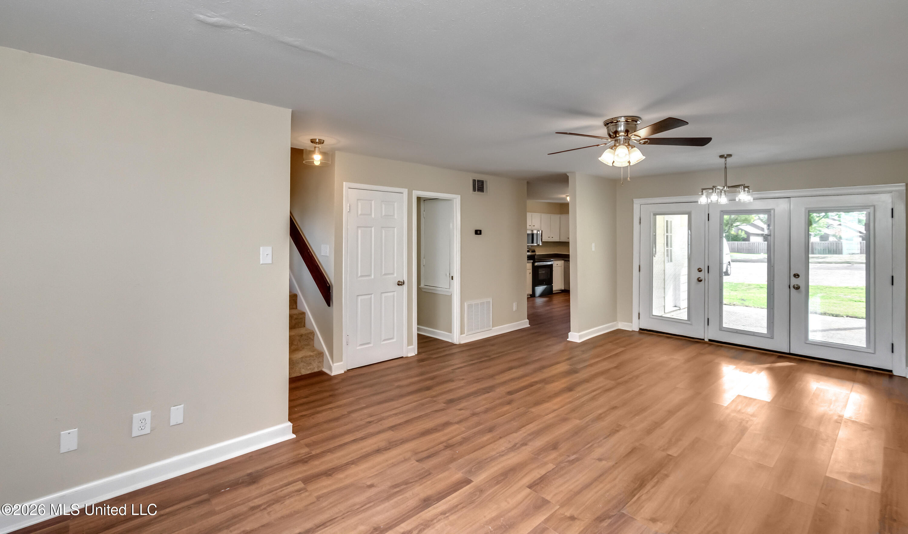 1022 Windrose Drive Property Photo 6