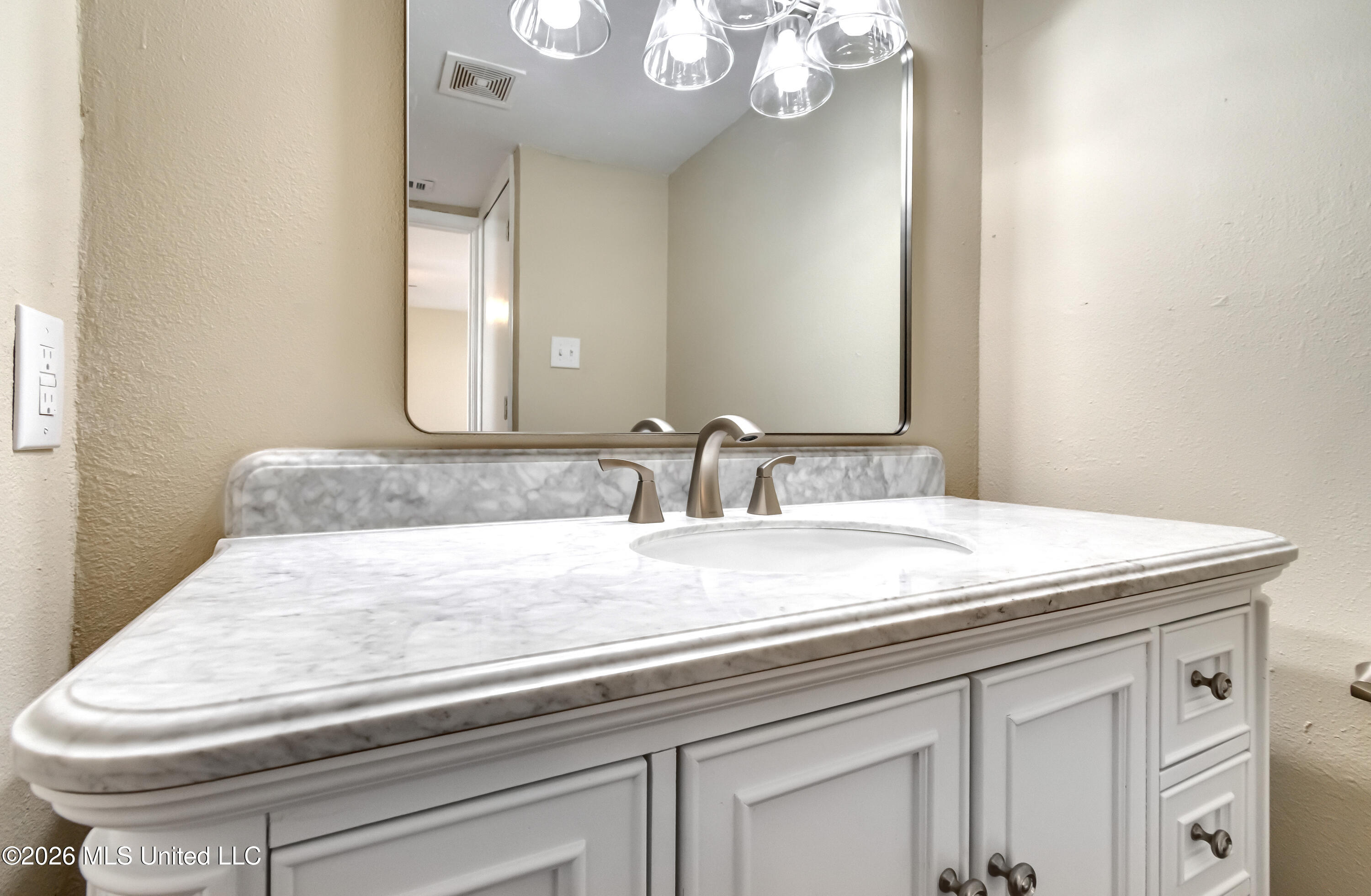 1022 Windrose Drive Property Photo 15