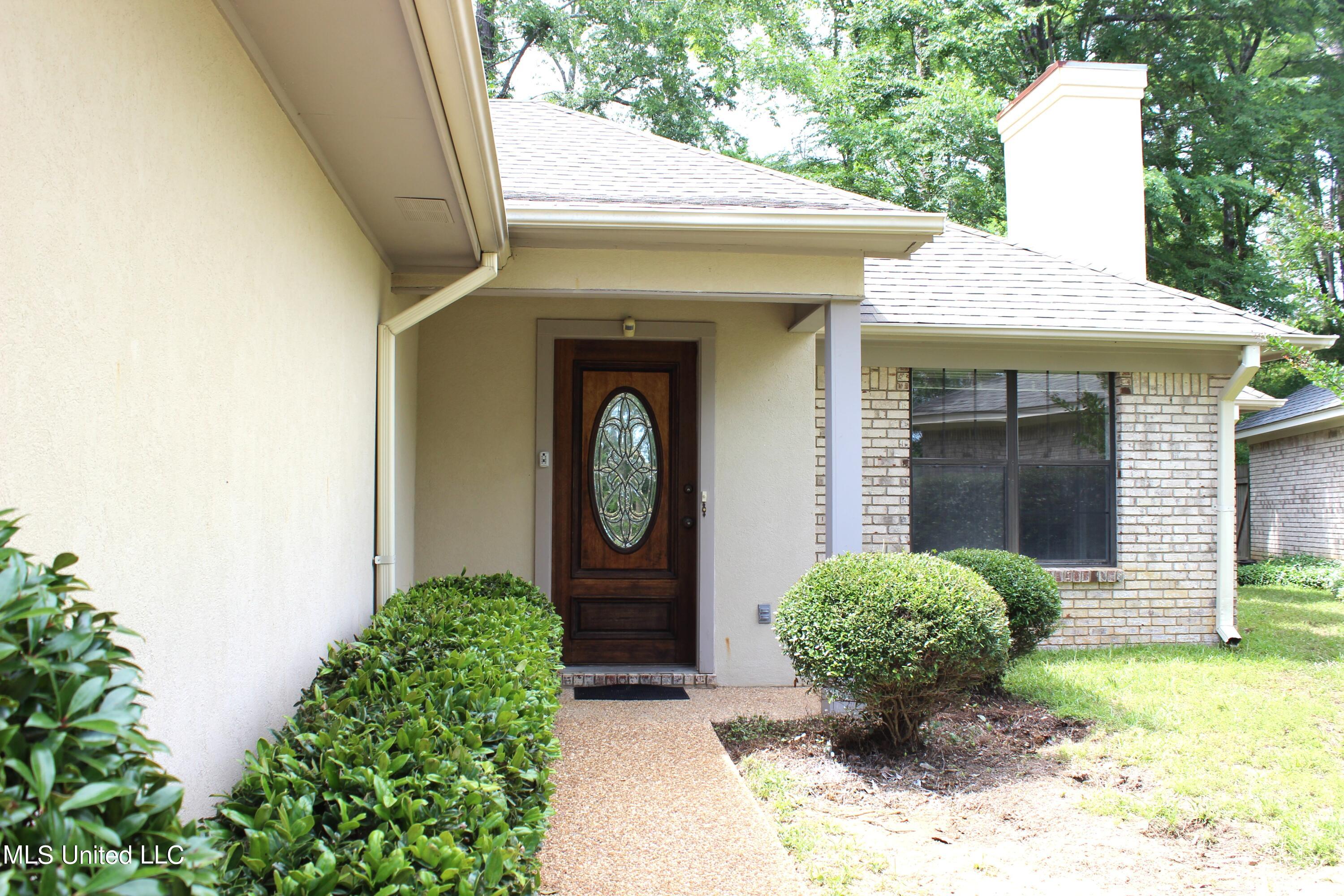 13 Mallard Pointe Circle Property Photo 1