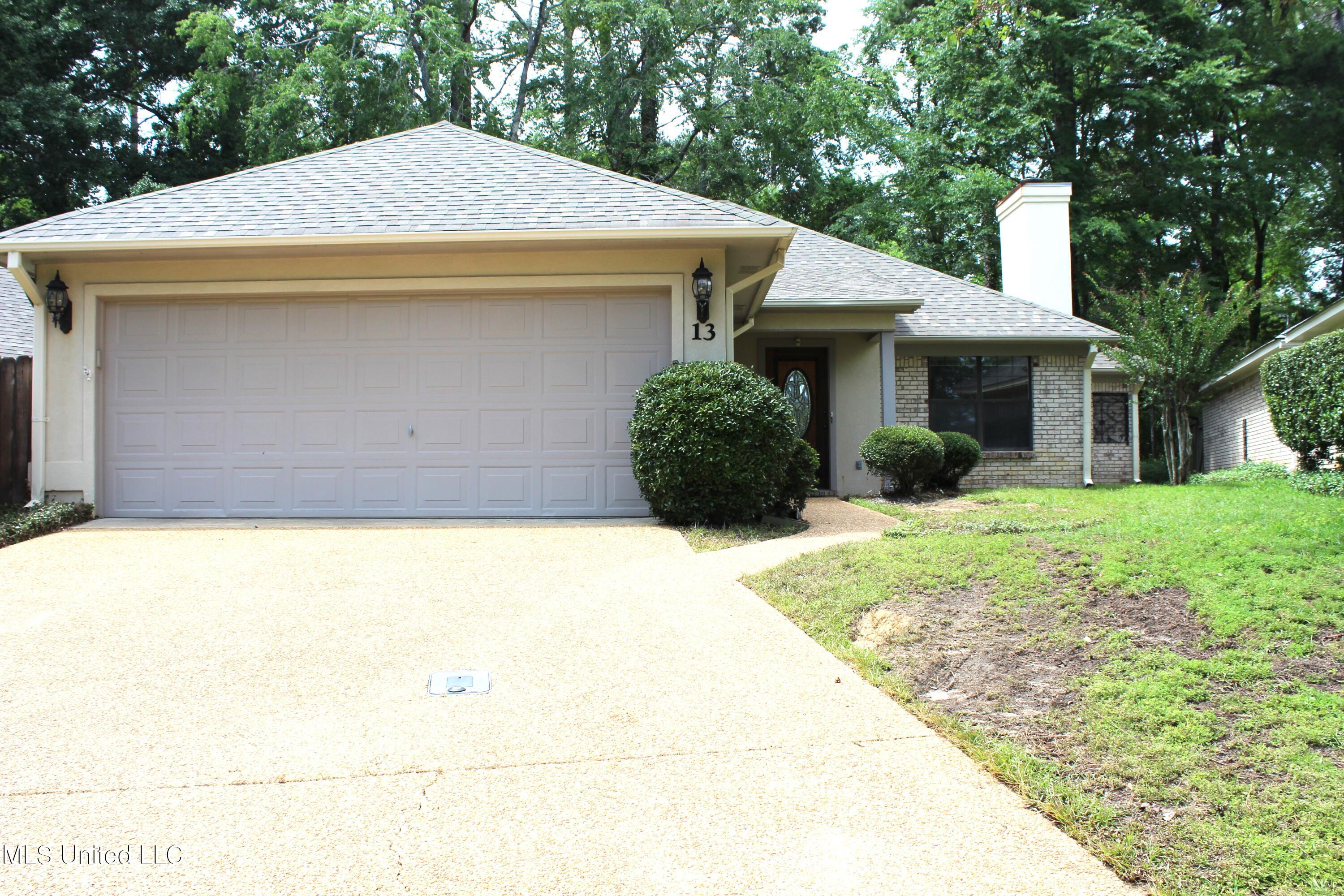 13 Mallard Pointe Circle Property Photo 2