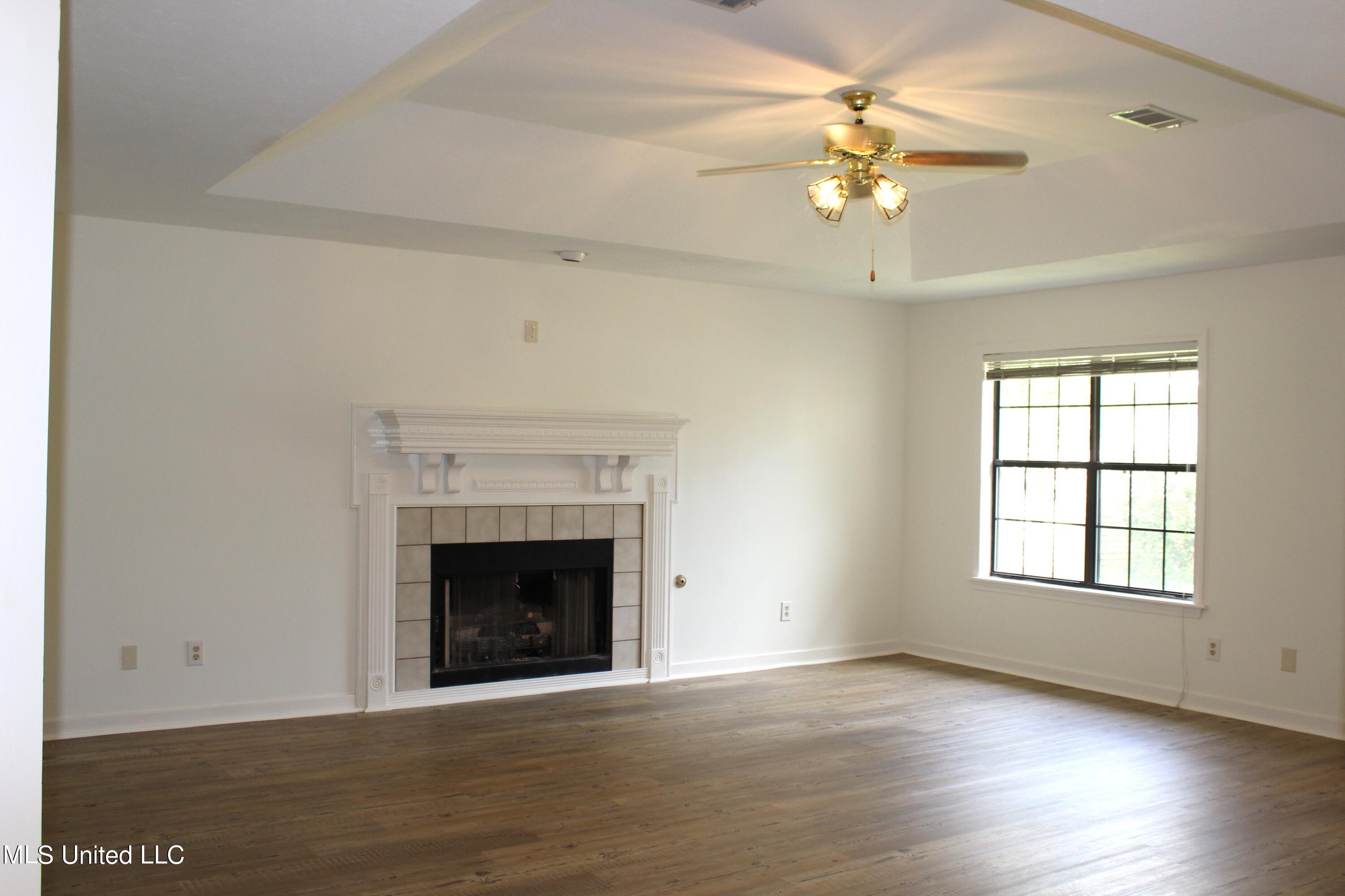 13 Mallard Pointe Circle Property Photo 4