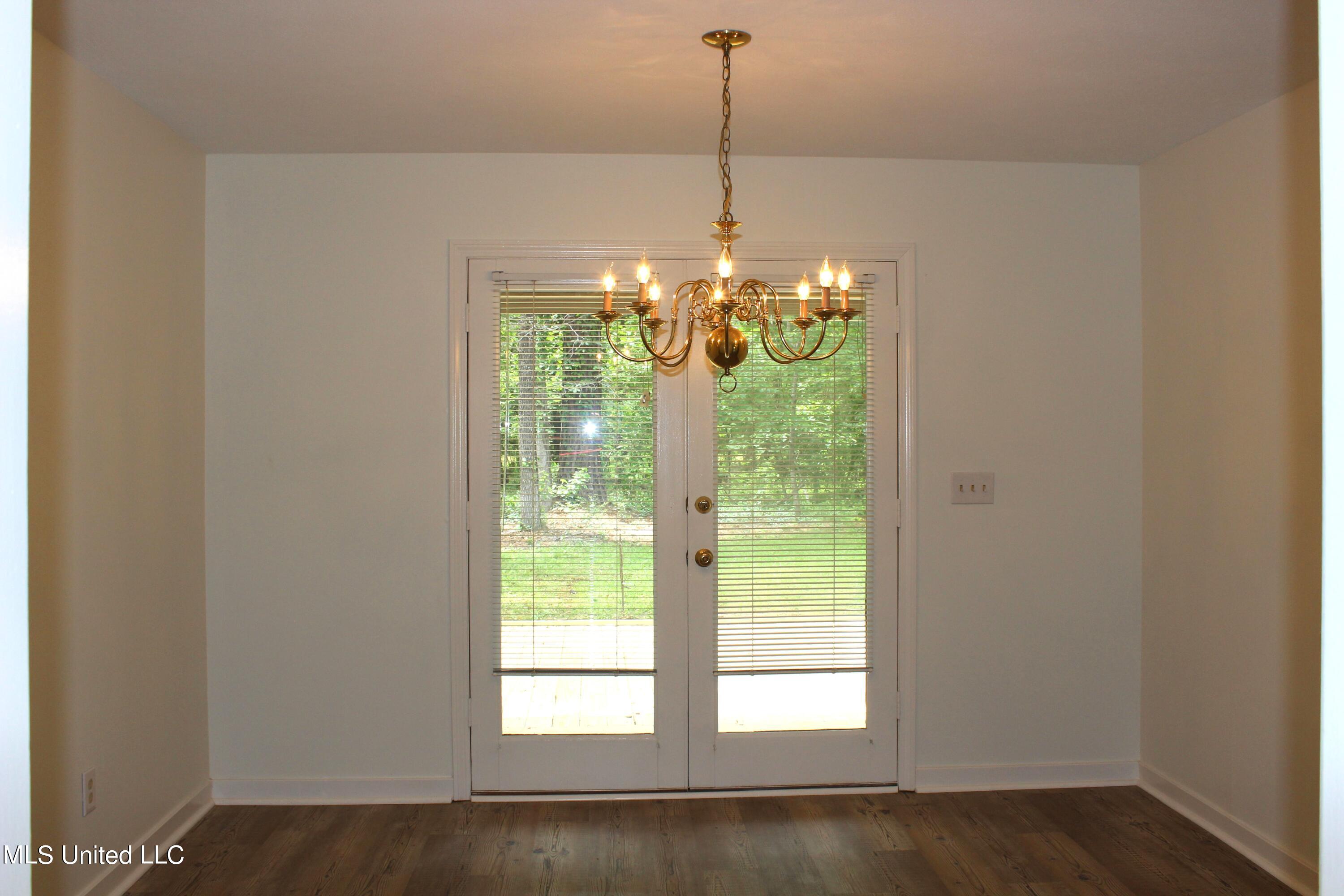 13 Mallard Pointe Circle Property Photo 9