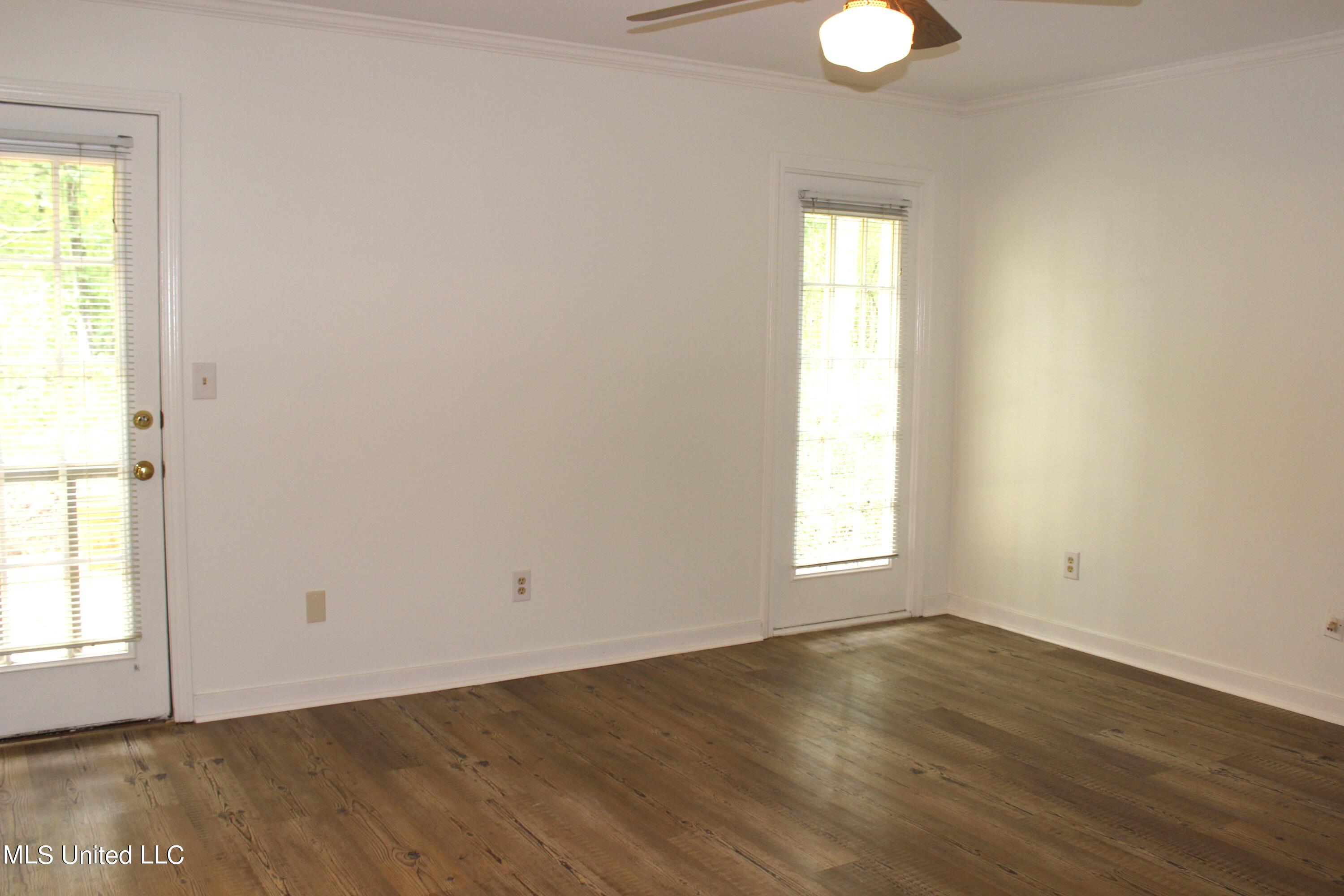 13 Mallard Pointe Circle Property Photo 10