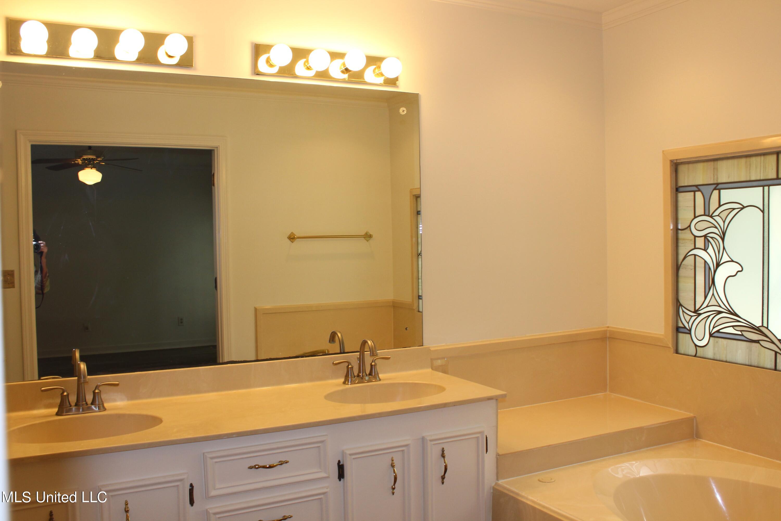 13 Mallard Pointe Circle Property Photo 12