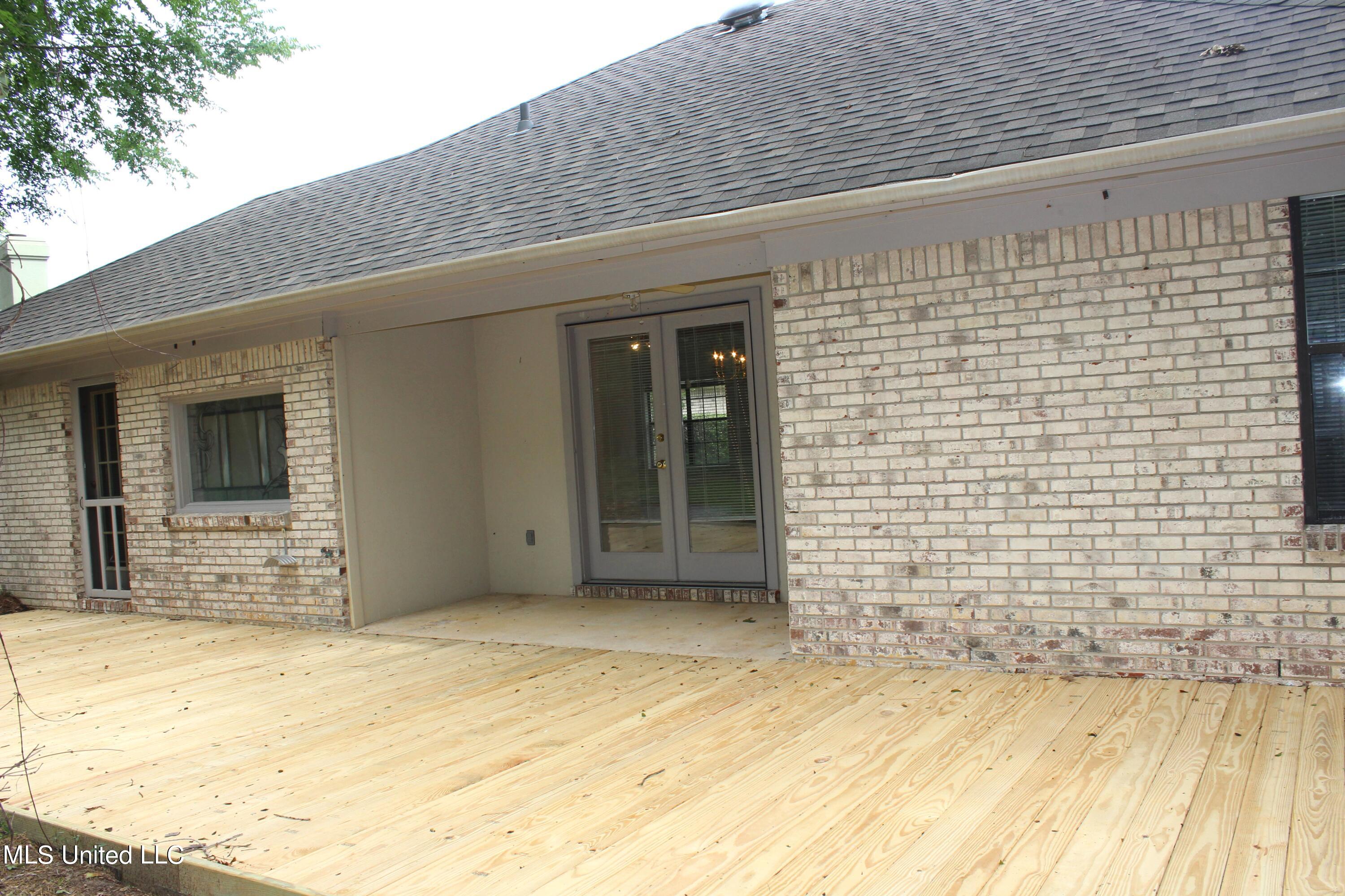 13 Mallard Pointe Circle Property Photo 16