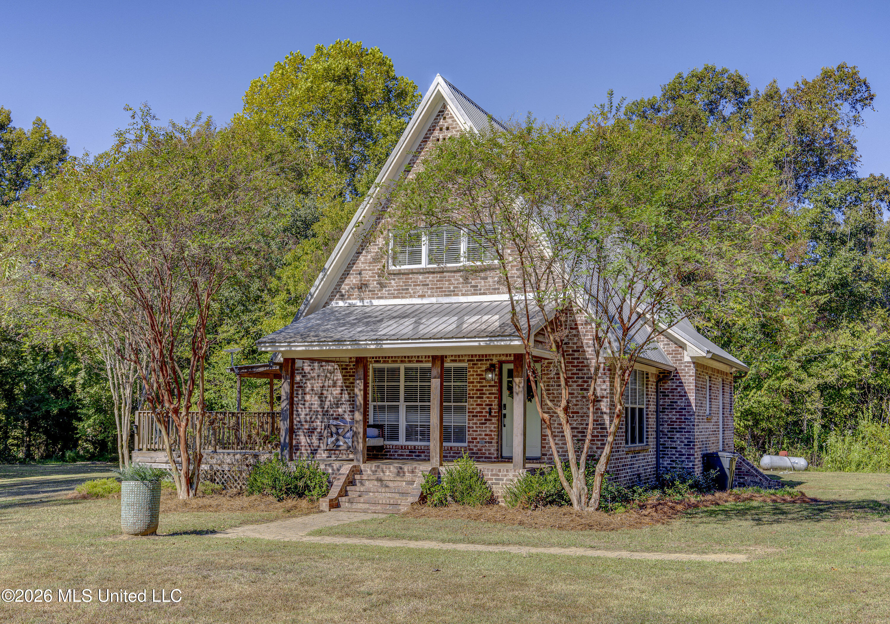 7025 Highway 433 Property Photo 2
