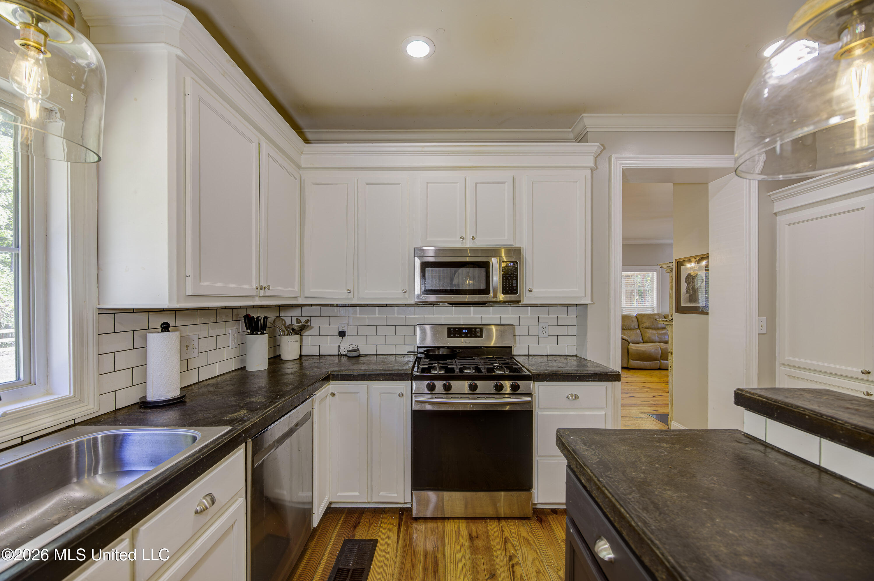7025 Highway 433 Property Photo 7