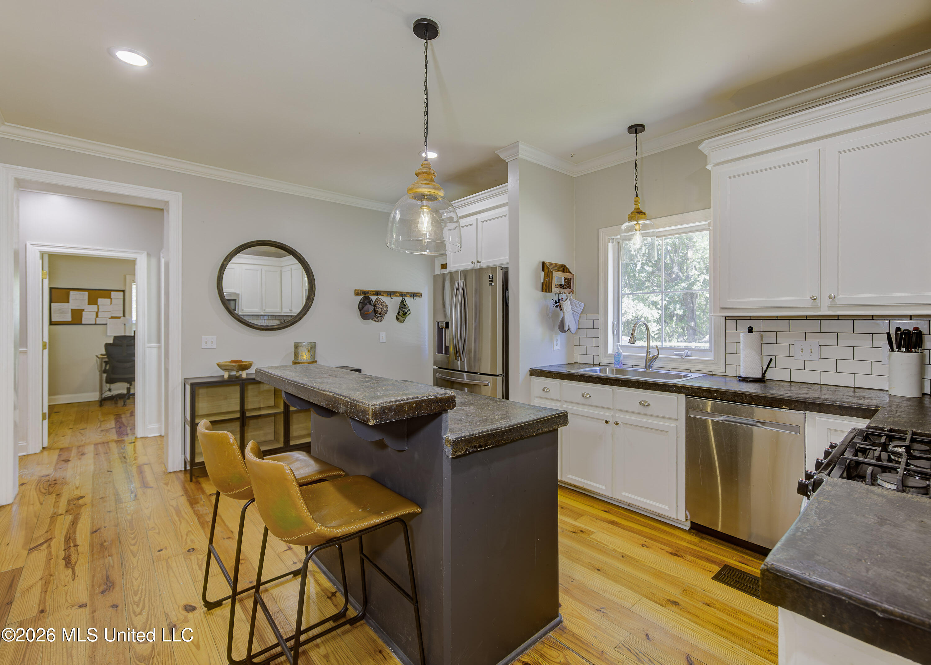 7025 Highway 433 Property Photo 9