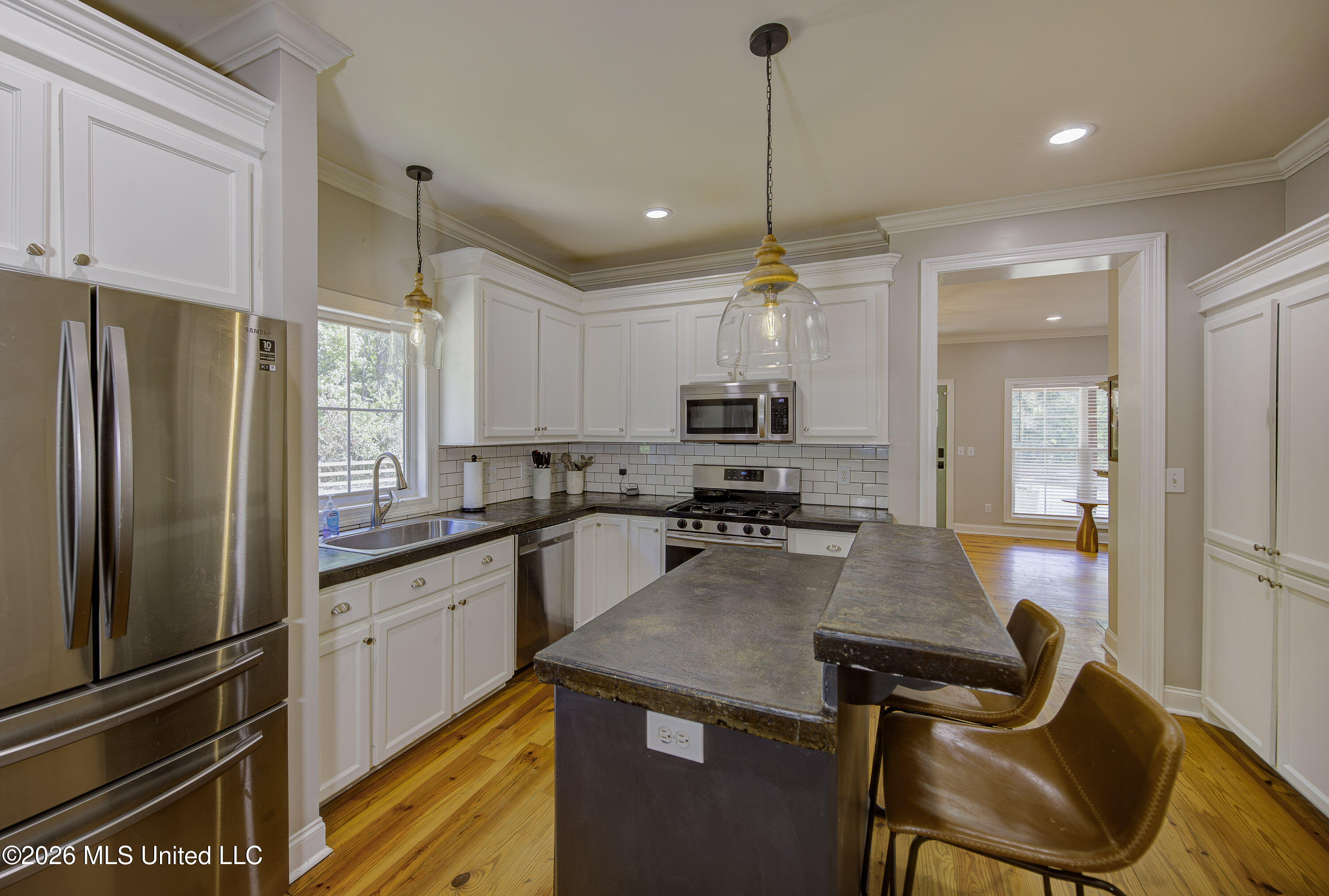 7025 Highway 433 Property Photo 10