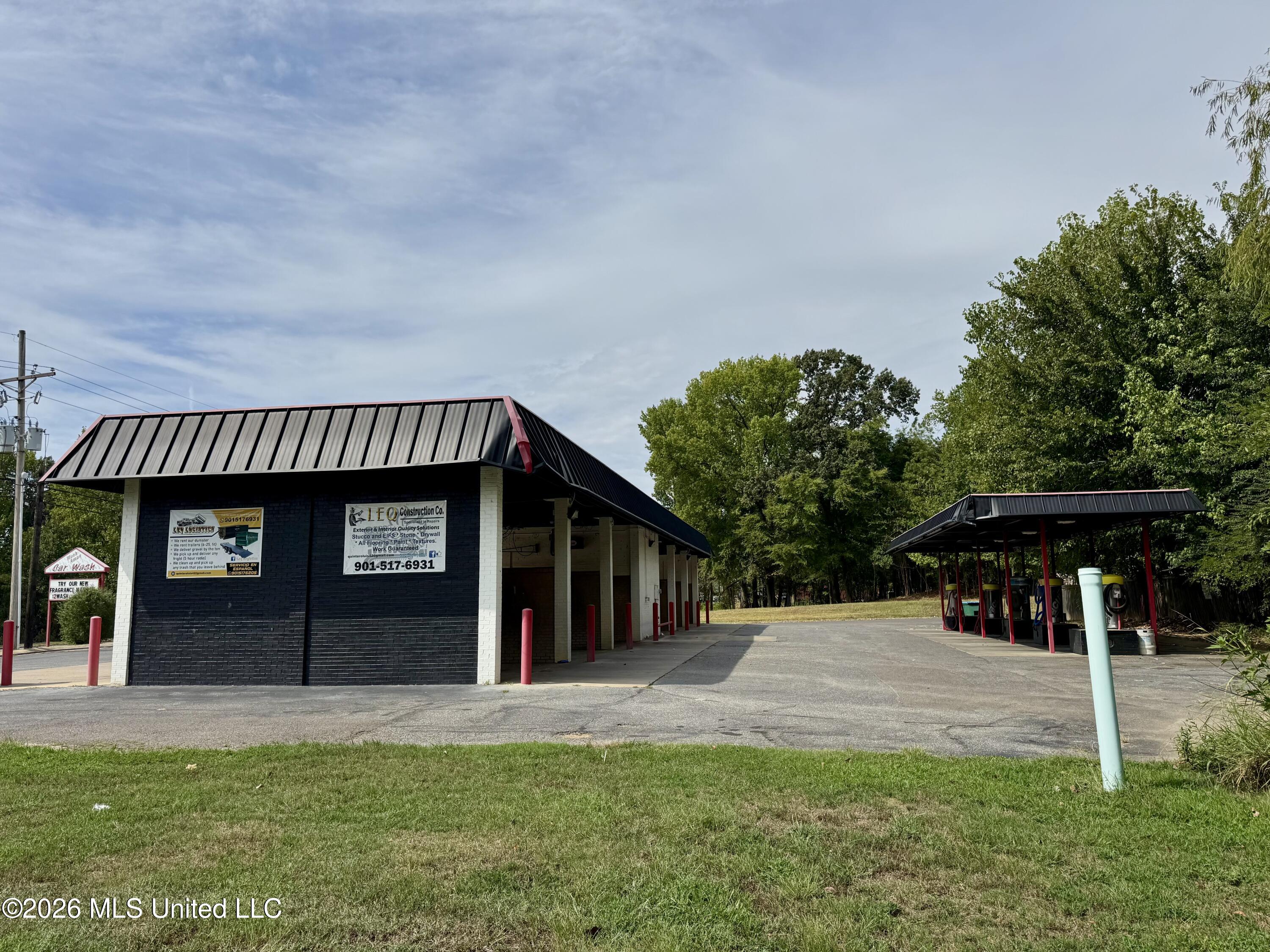 5718 Goodman Road Property Photo 6