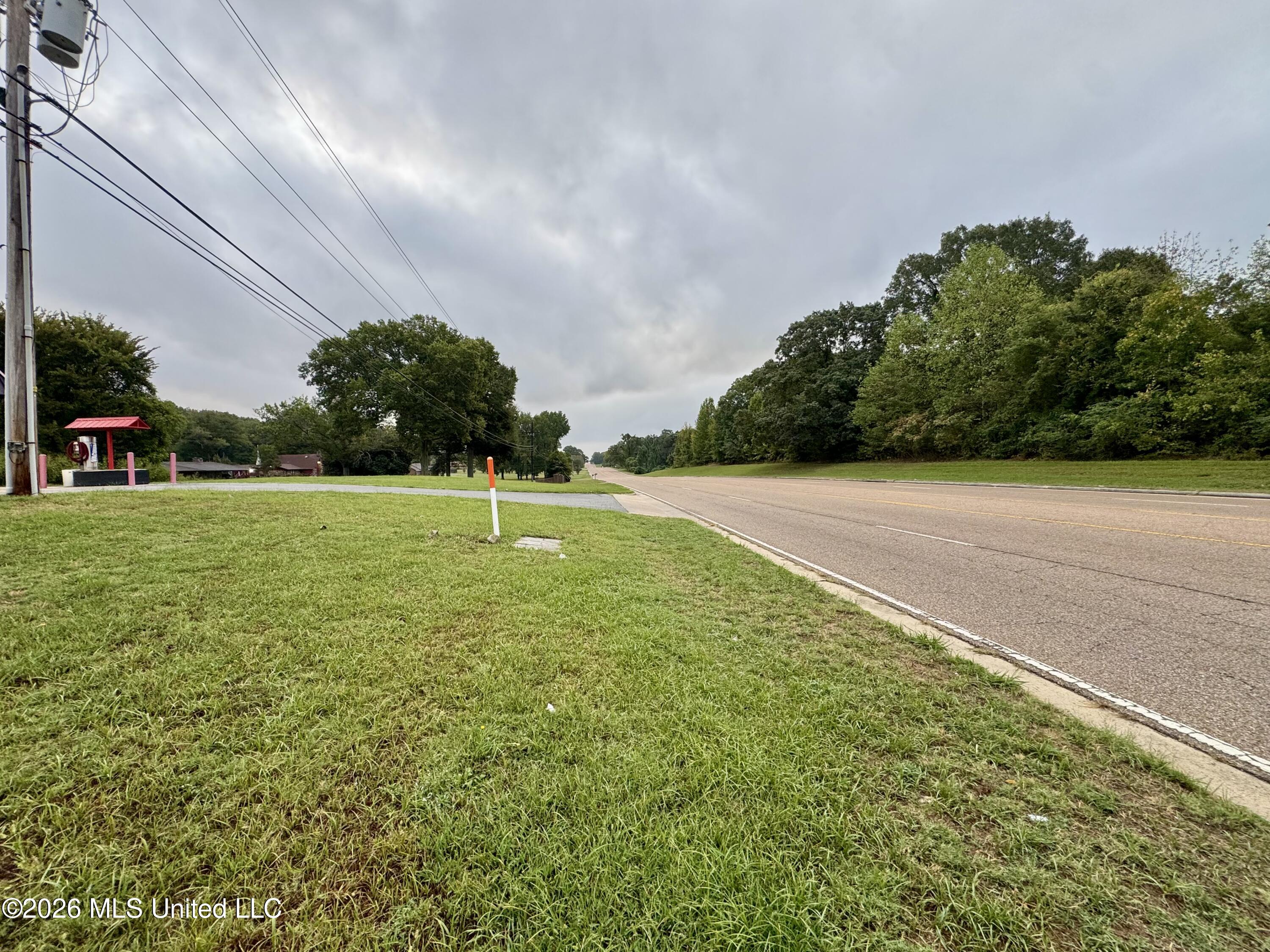 5718 Goodman Road Property Photo 10