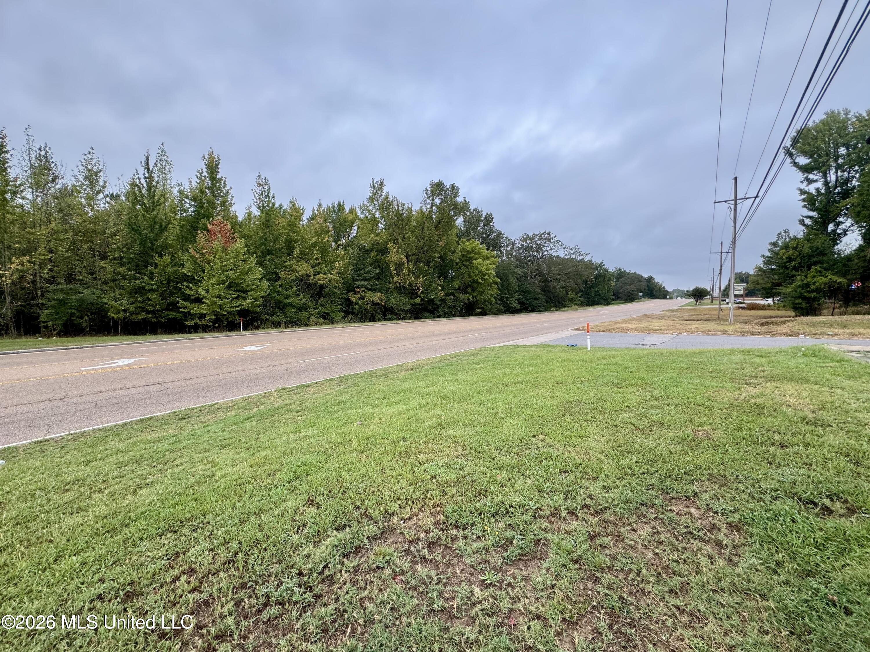 5718 Goodman Road Property Photo 11