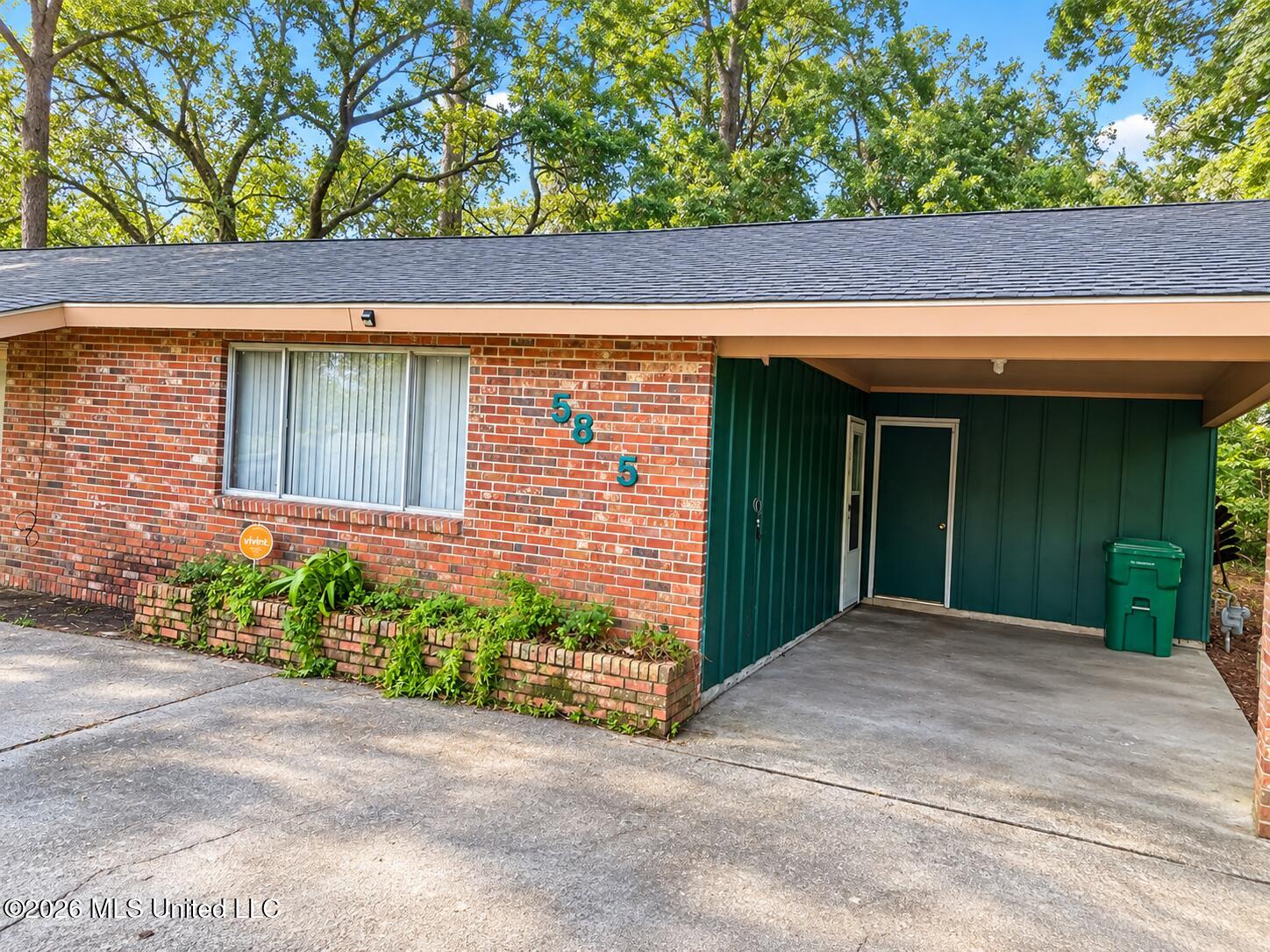 5825 Gregory Street Property Photo 2