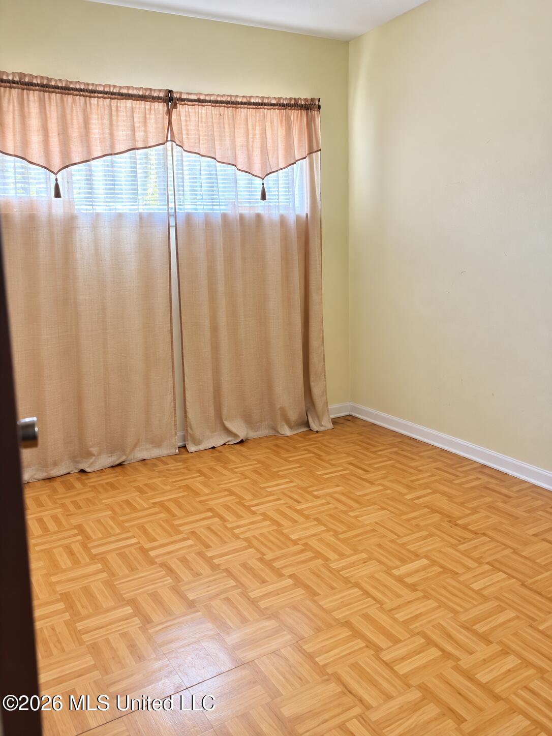 5825 Gregory Street Property Photo 10