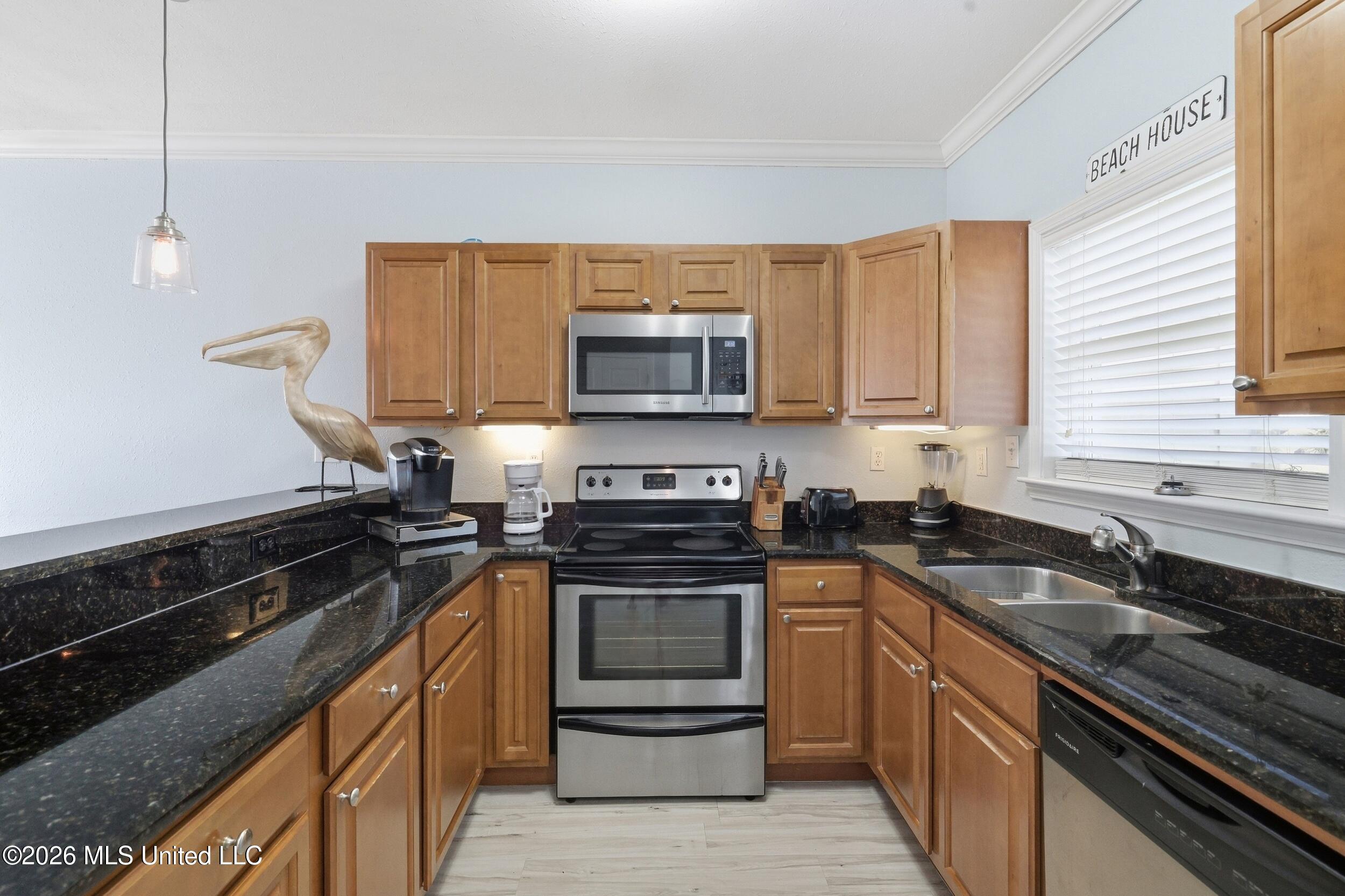 548 Beach Boulevard Property Photo 10