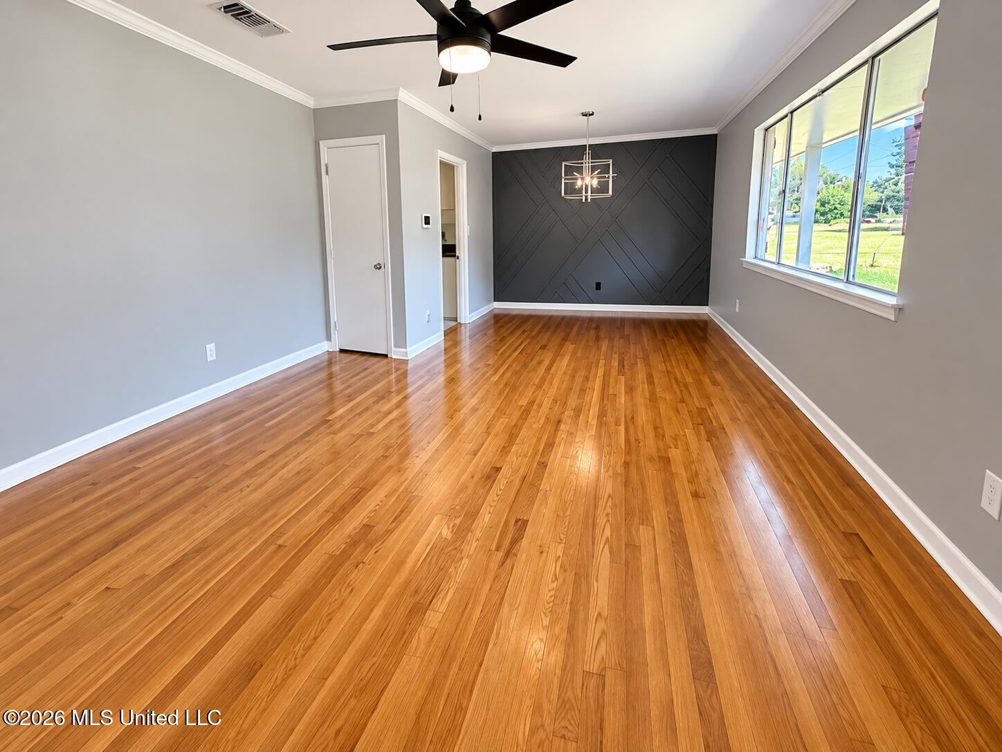 1348 Winterview Drive Property Photo 2