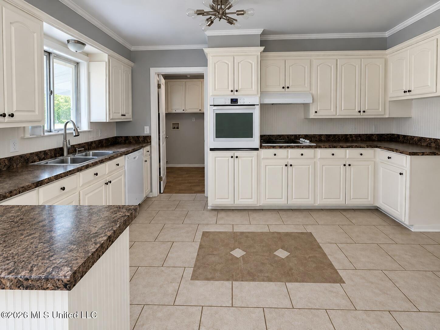 1348 Winterview Drive Property Photo 3