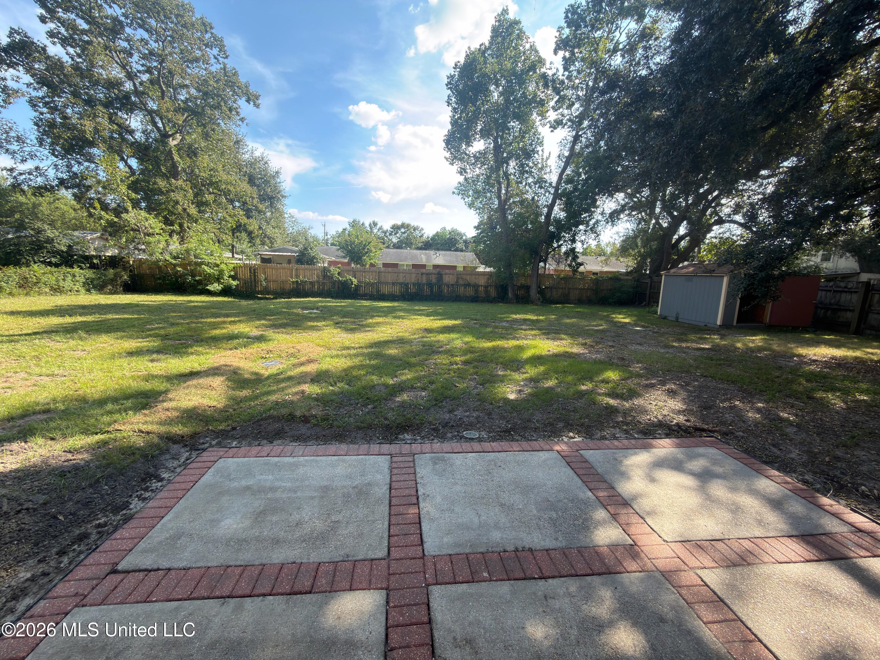 905 Laura Street Property Photo 14