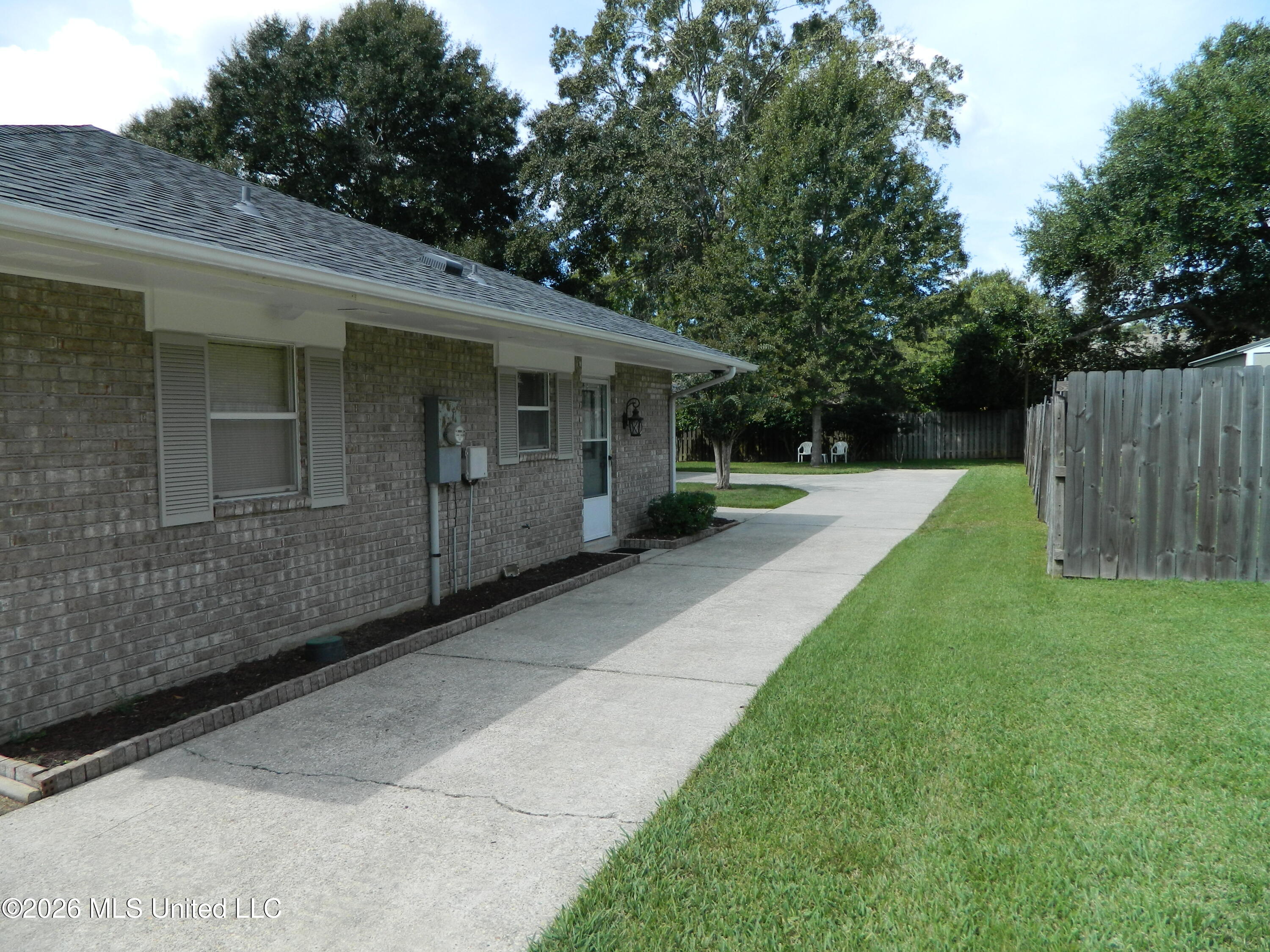 7929 Hilo Way Property Photo 2