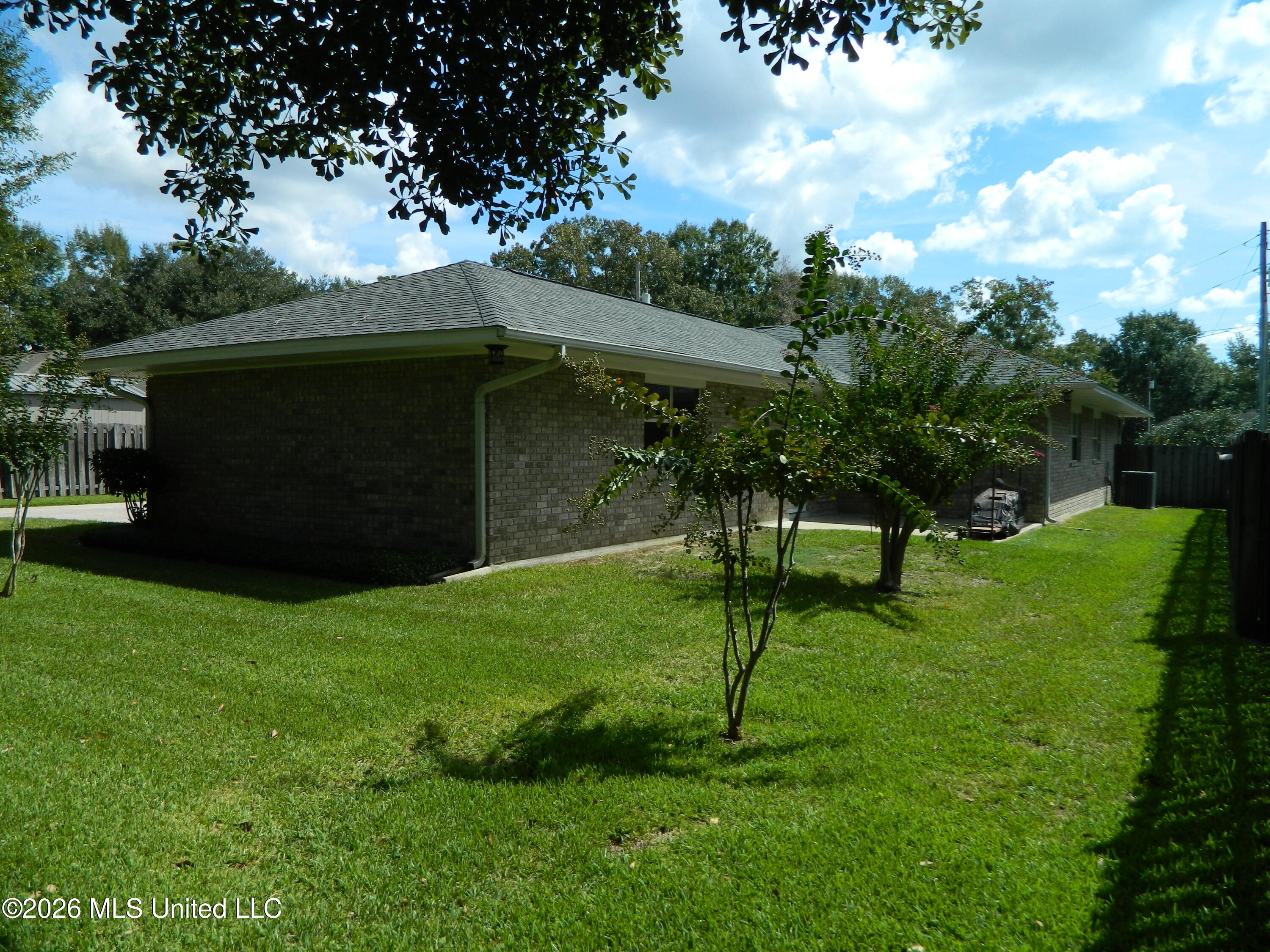 7929 Hilo Way Property Photo 6