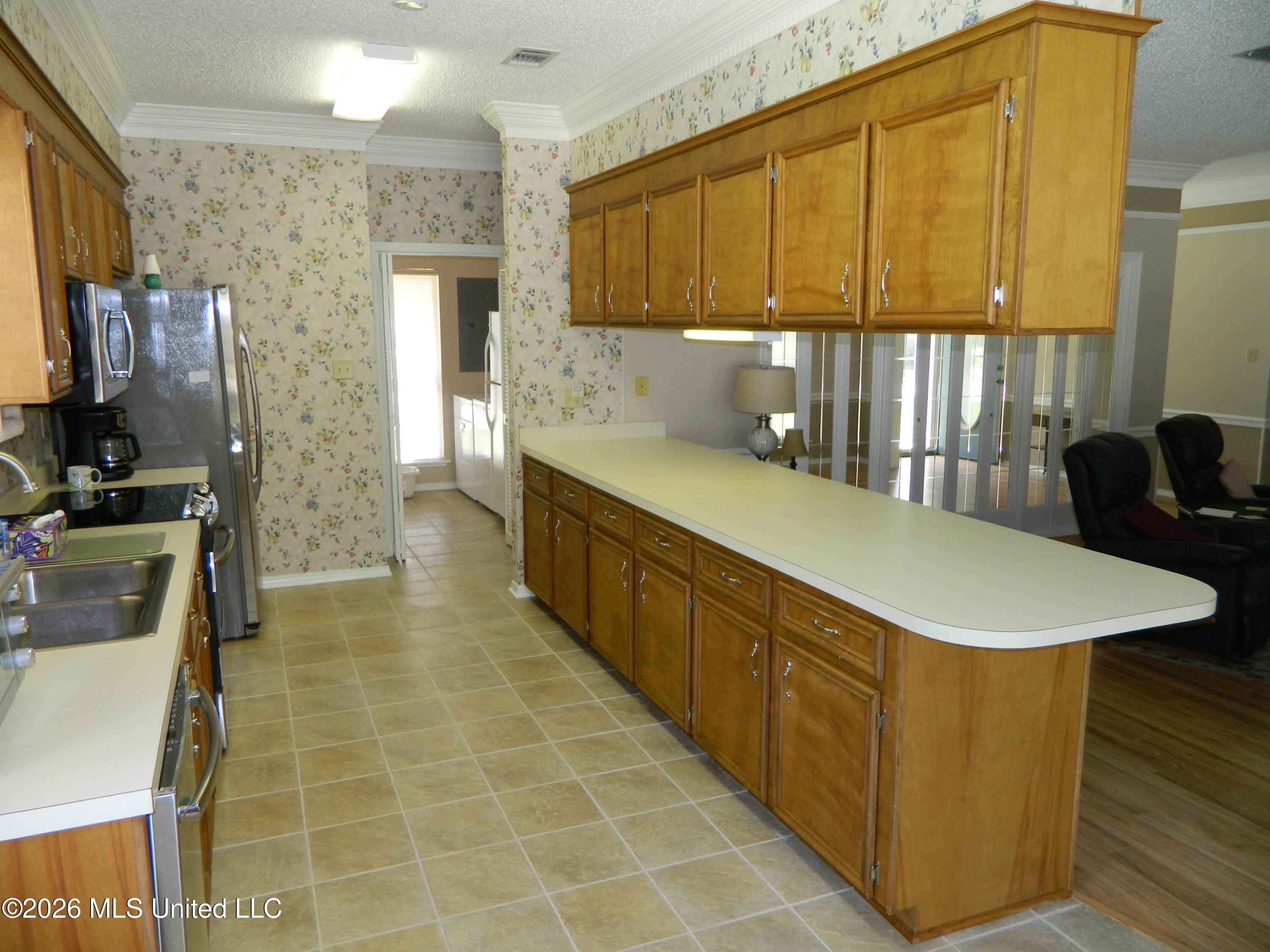 7929 Hilo Way Property Photo 8