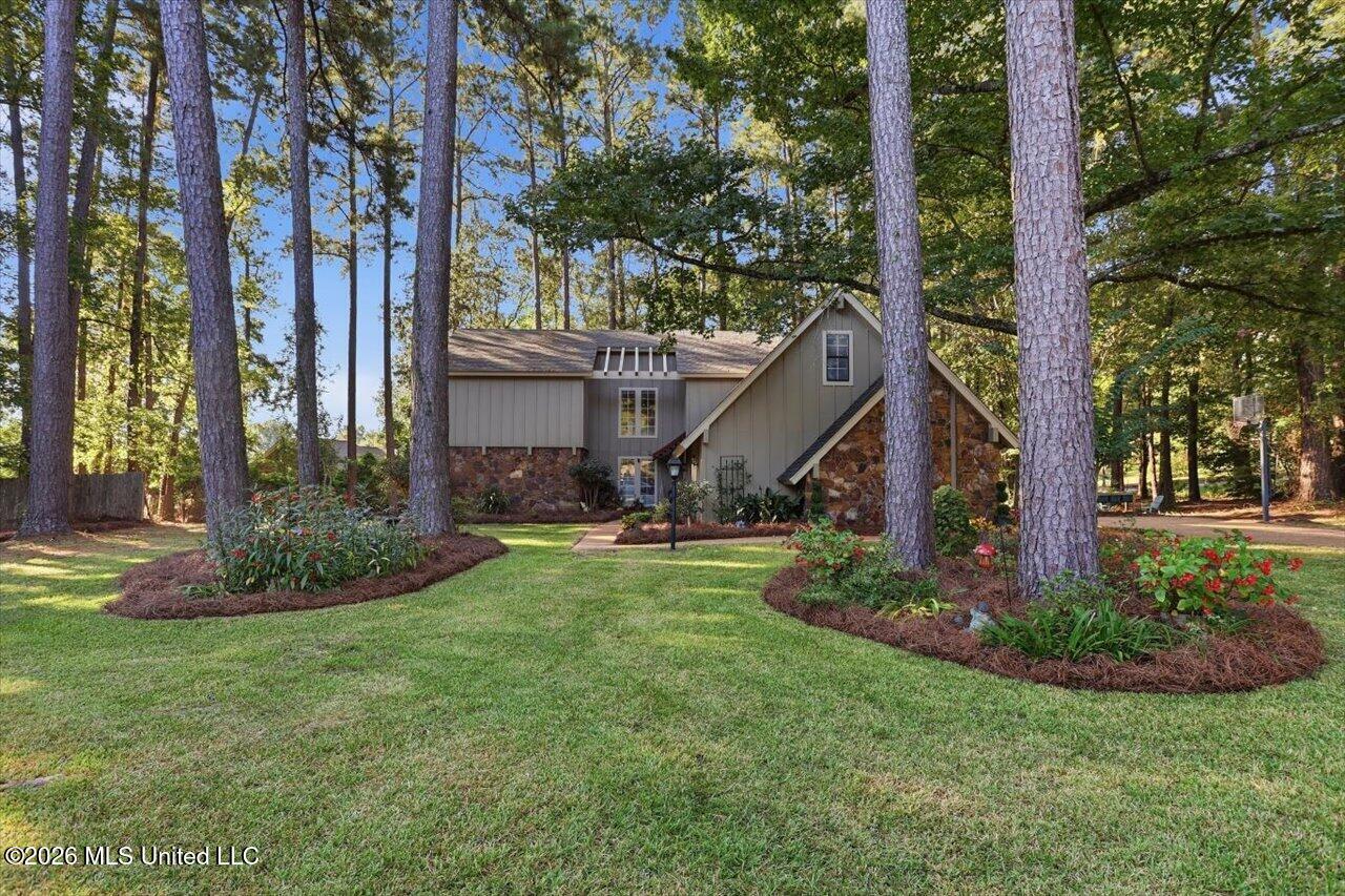 127 Newcastle Court Property Photo 1