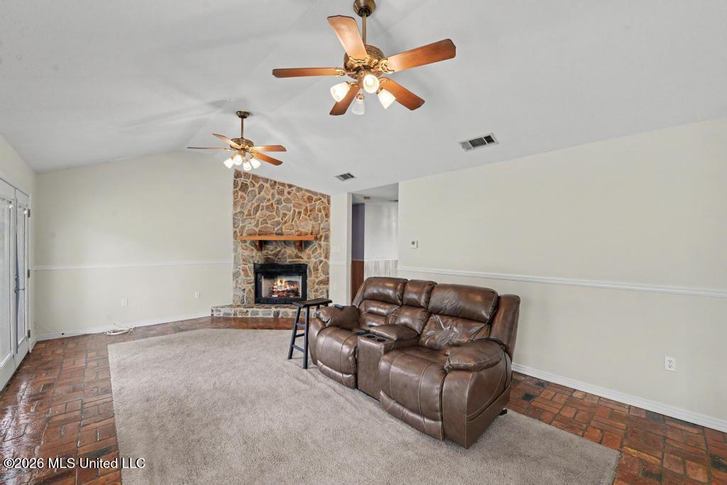 25409 Ramie Farm Road Property Photo 6