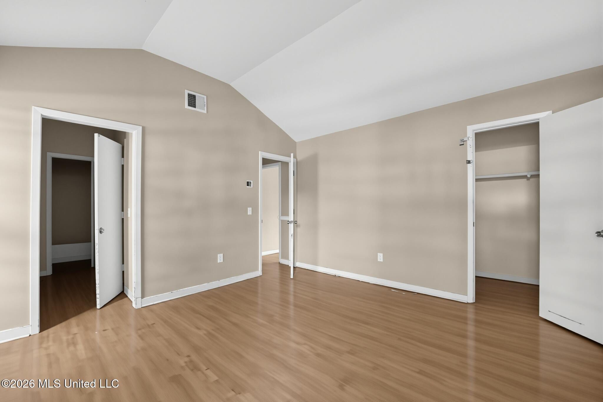 5424 Brookhollow Drive Property Photo 7