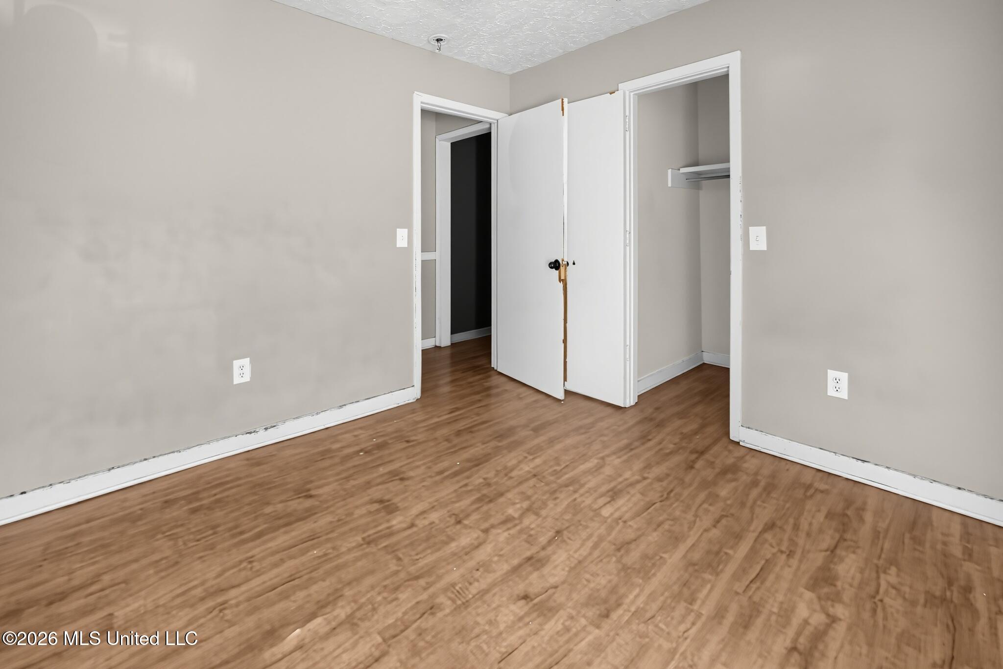 5424 Brookhollow Drive Property Photo 11