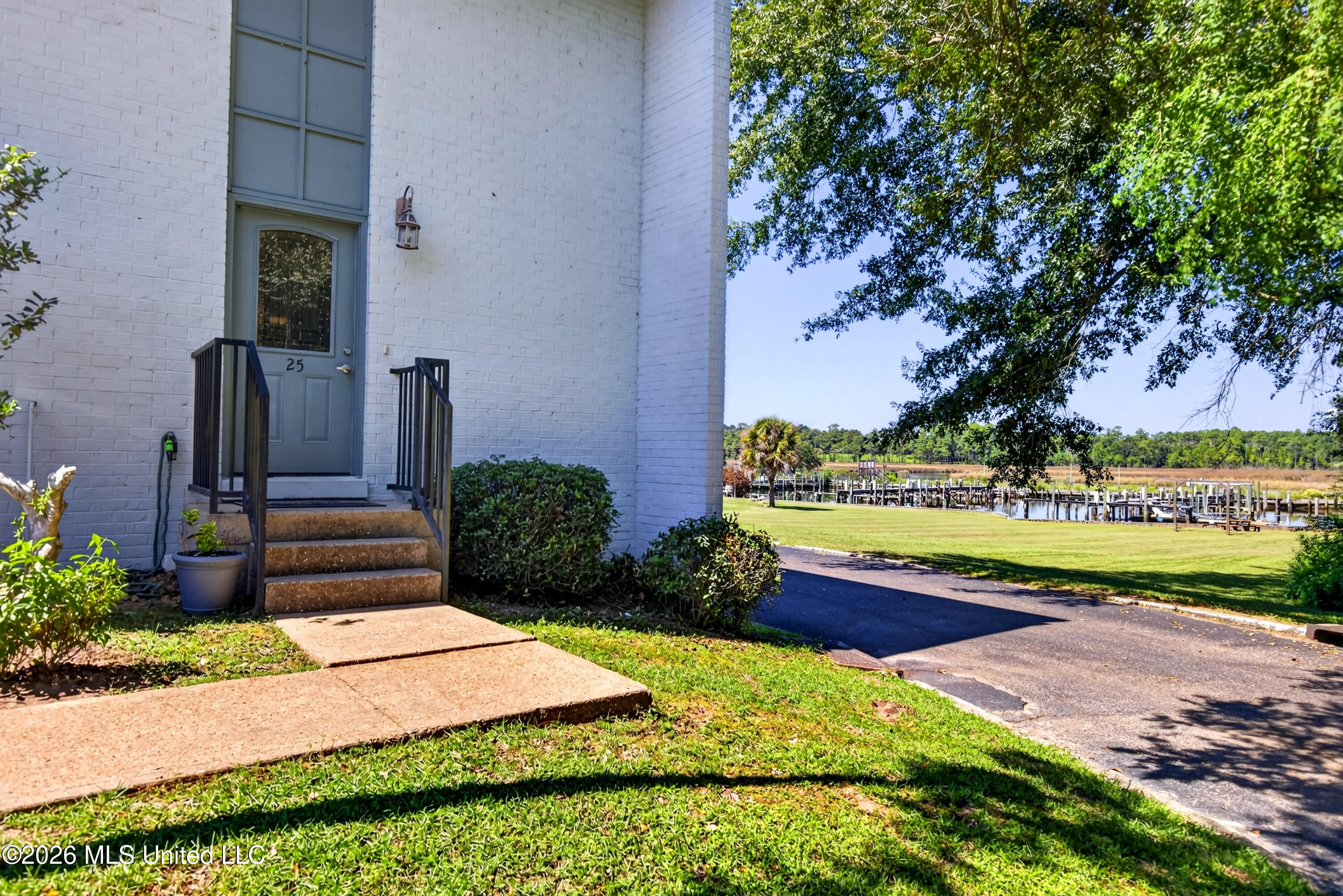 3230 Cumberland Road Property Photo 1