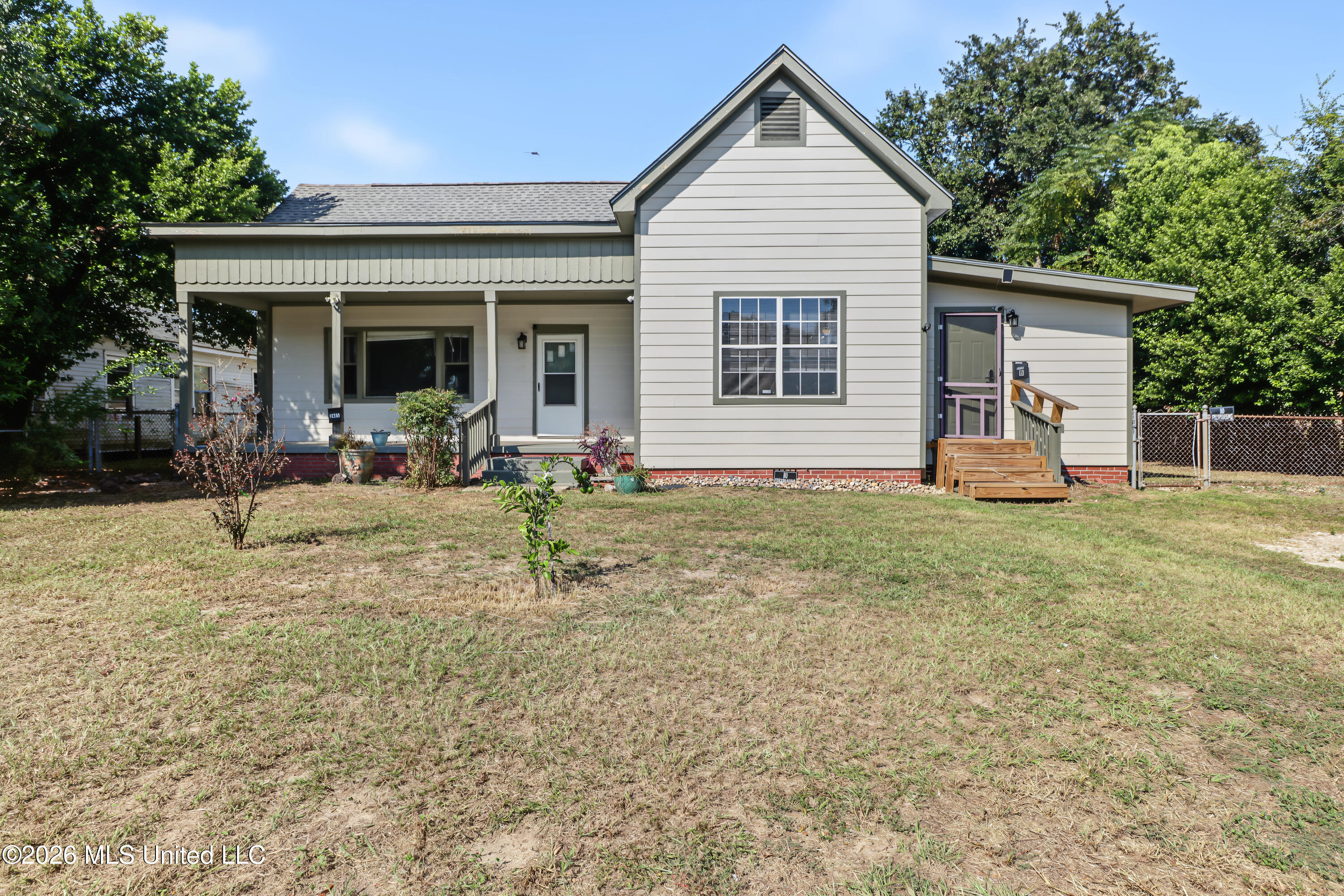 2405 21st Avenue Property Photo 1