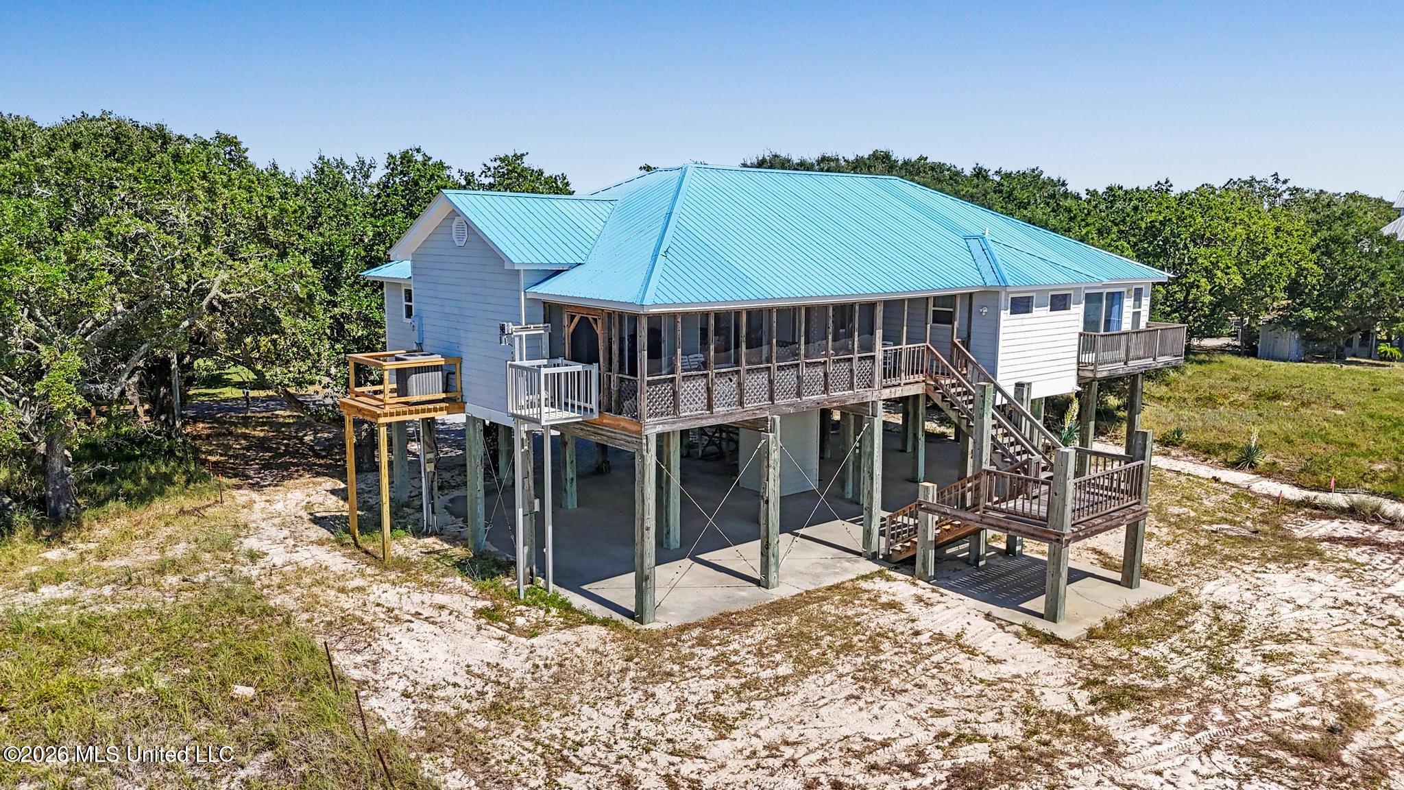 8217 Belle Fontaine Drive Property Photo 3