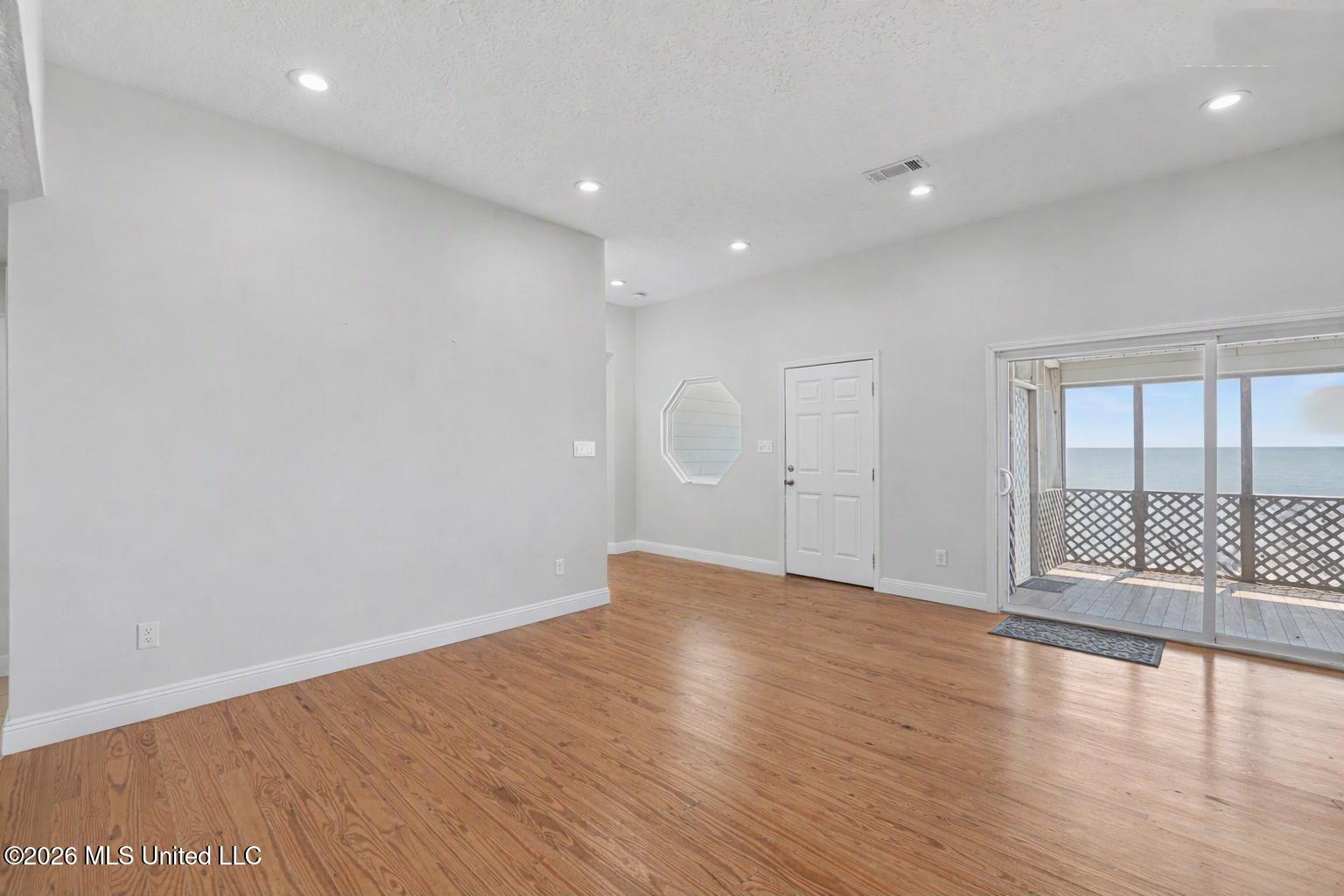 8217 Belle Fontaine Drive Property Photo 14