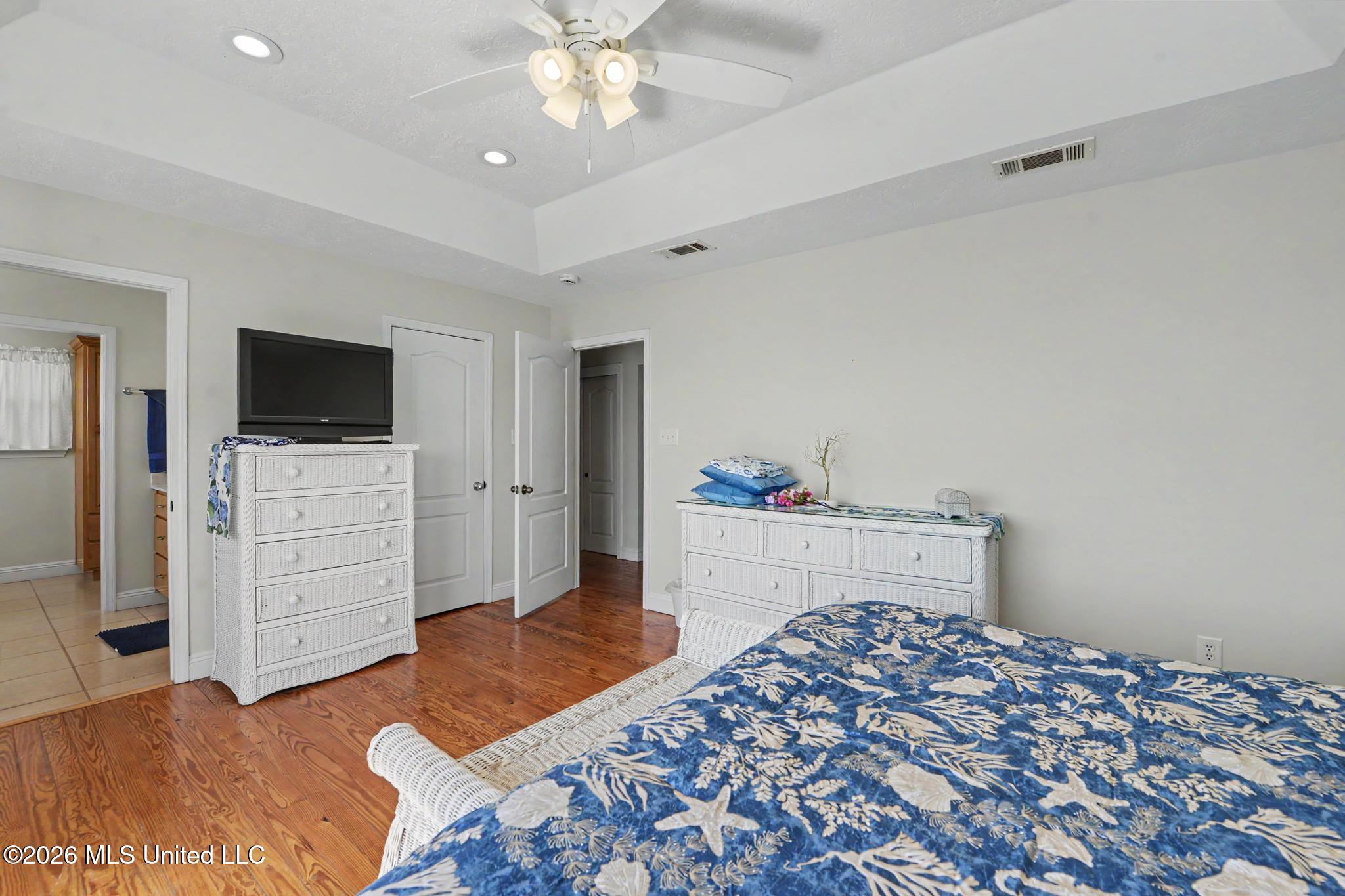 8217 Belle Fontaine Drive Property Photo 16